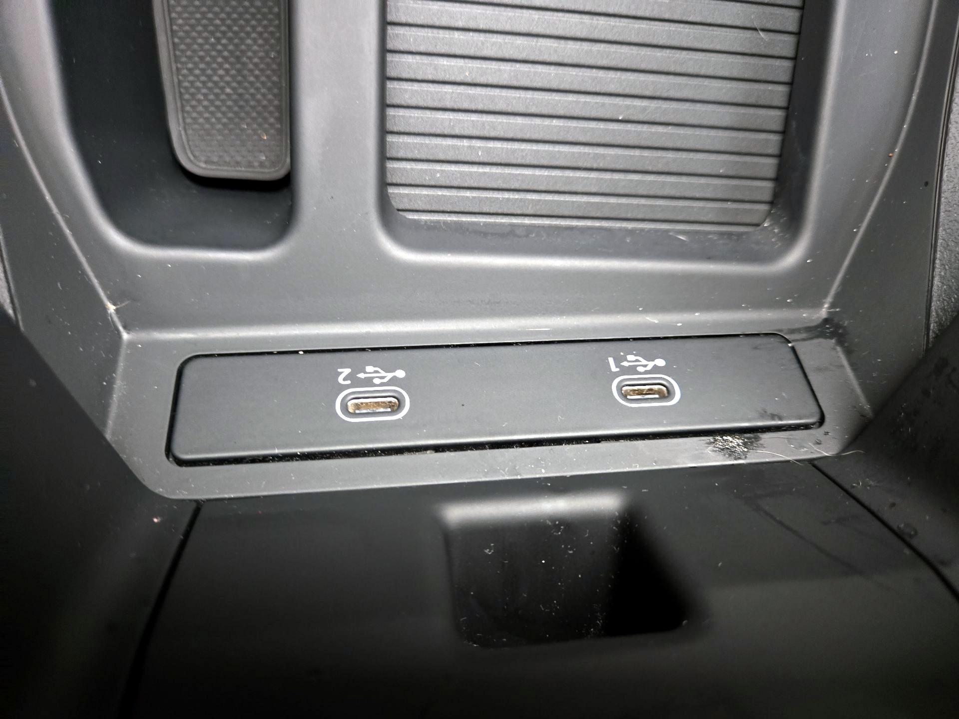 Thumbnail: 2022 Audi e-tron - 19