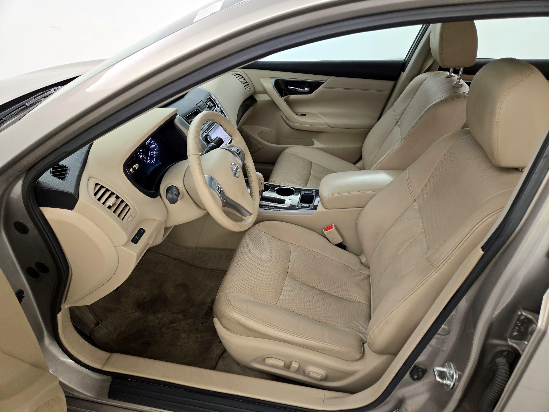 Thumbnail: 2014 Nissan Altima - 11