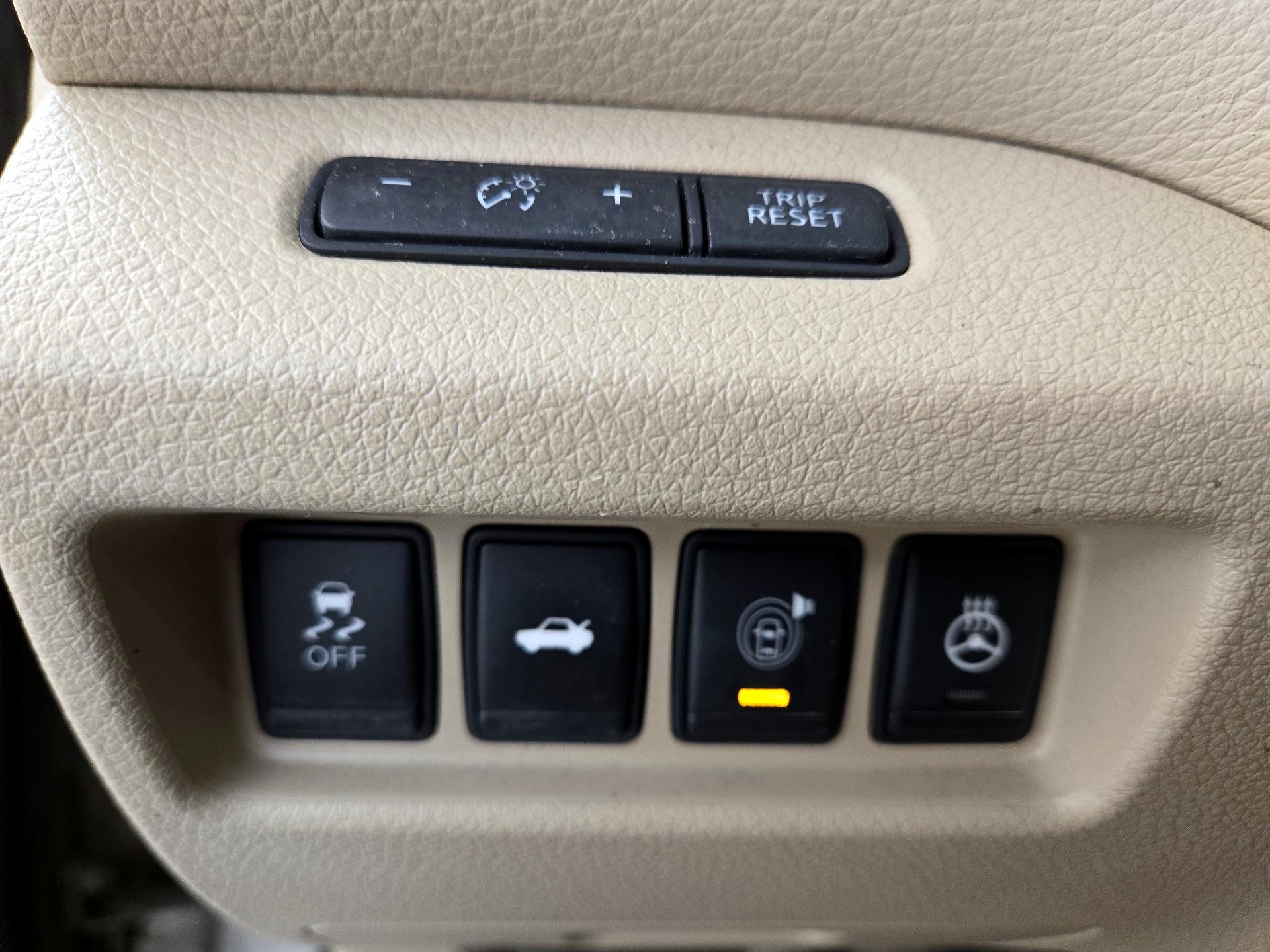 Thumbnail: 2014 Nissan Altima - 13