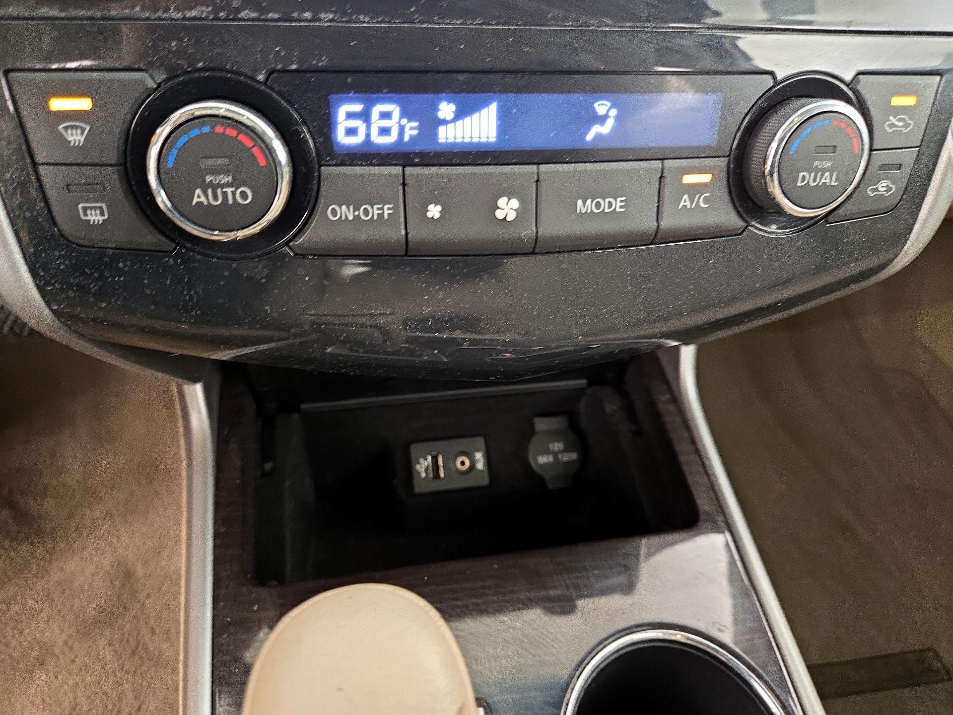 Thumbnail: 2014 Nissan Altima - 17