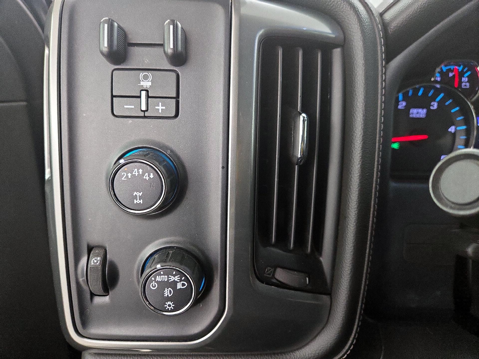 Thumbnail: 2017 Chevrolet Silverado 2500 - 13