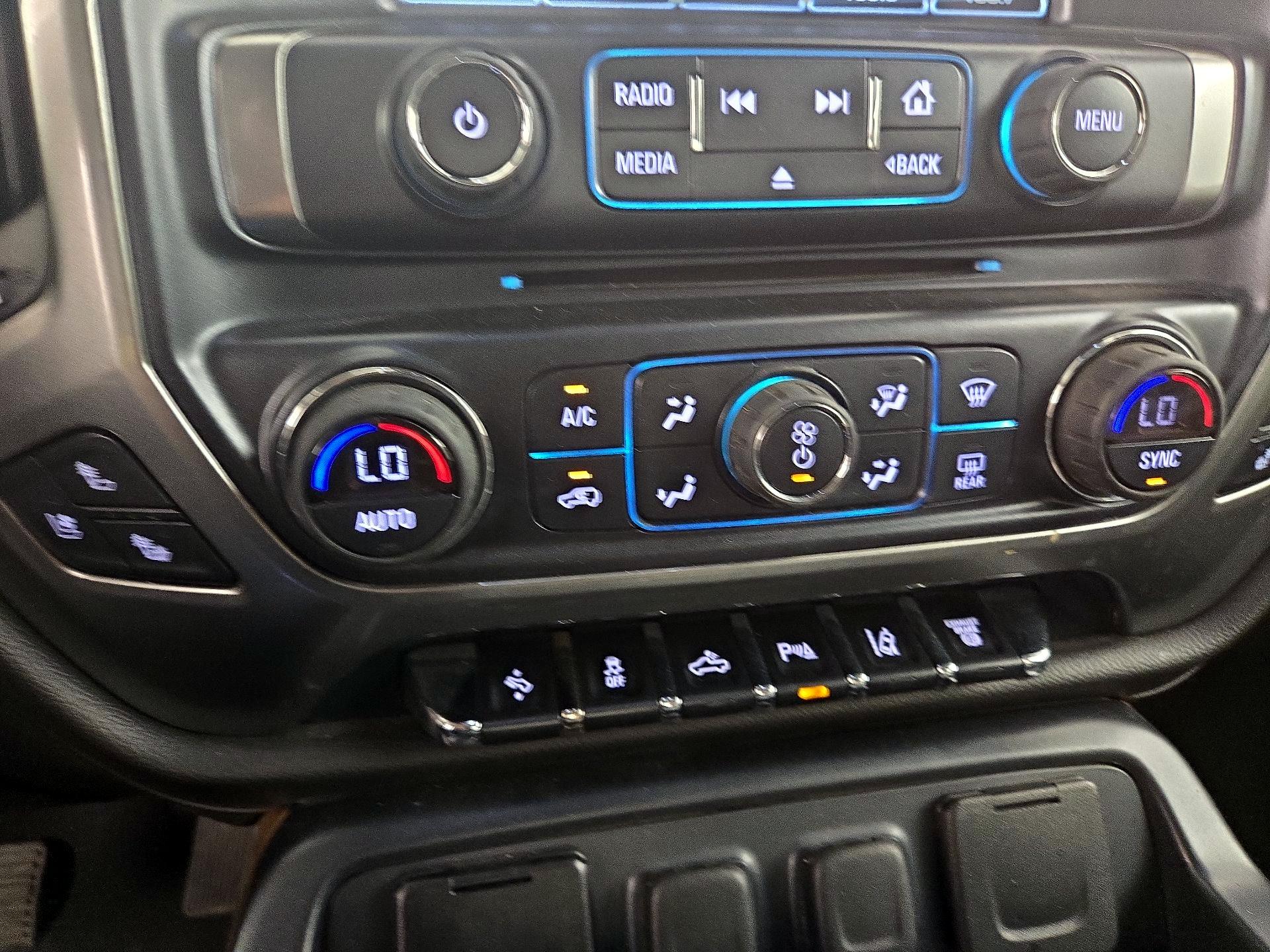 Thumbnail: 2017 Chevrolet Silverado 2500 - 16