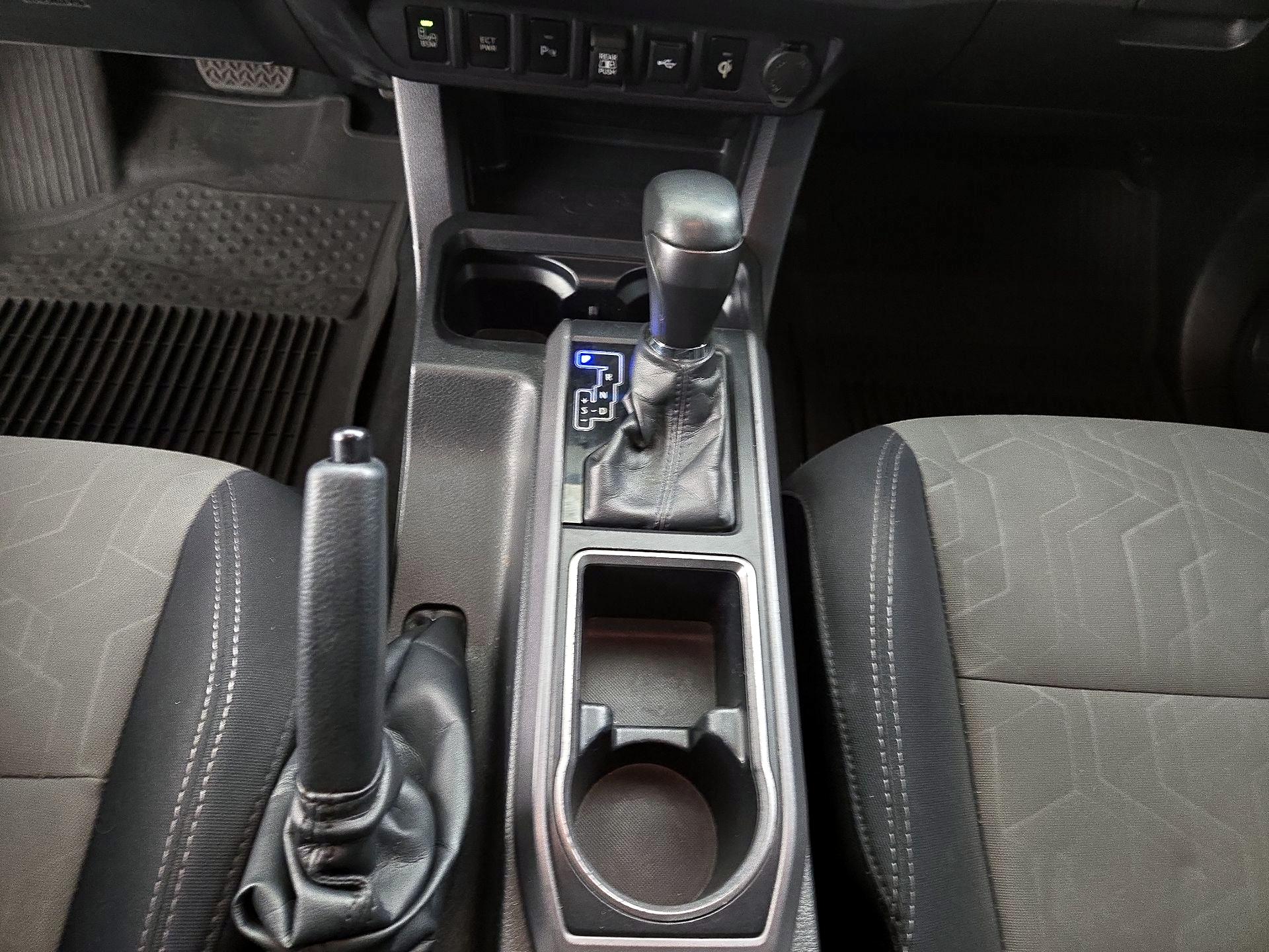 Thumbnail: 2022 Toyota Tacoma - 17