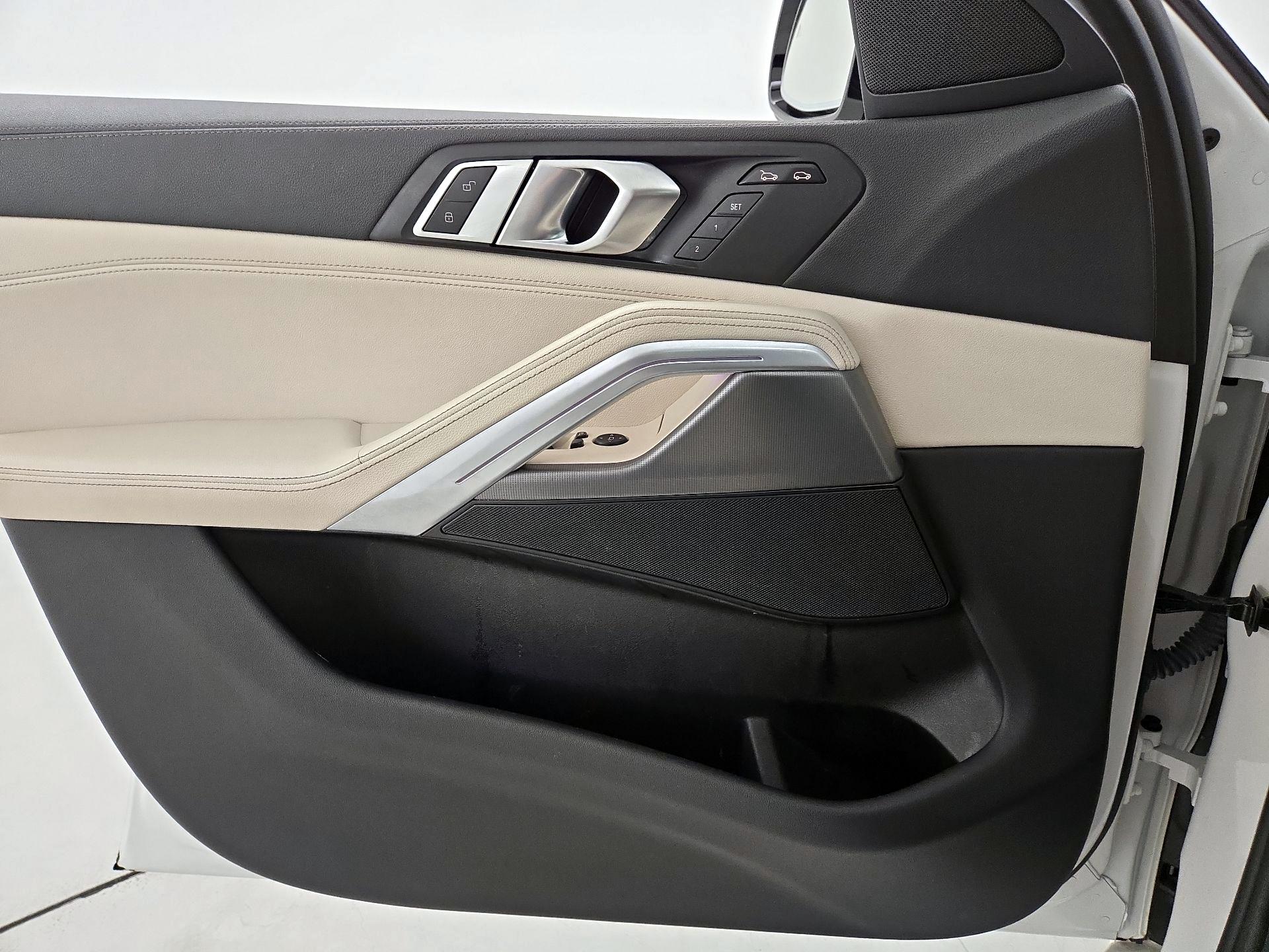 Thumbnail: 2022 BMW X6 - 12