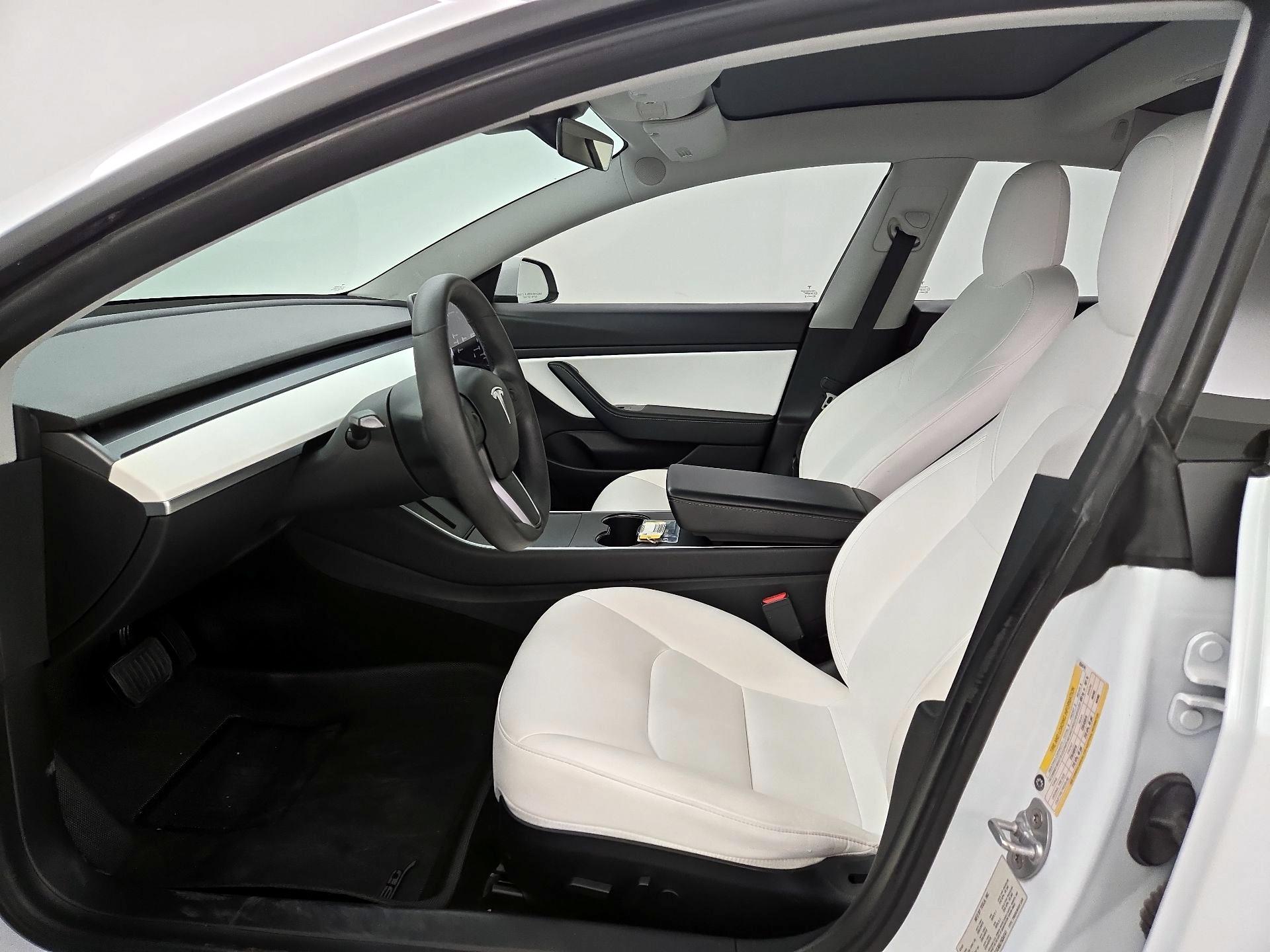 Thumbnail: 2020 Tesla Model 3 - 11