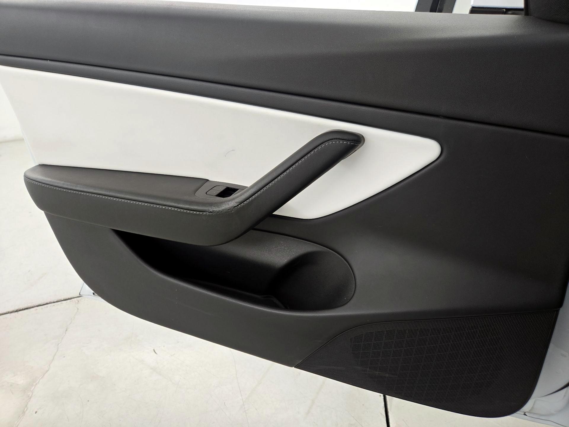 Thumbnail: 2020 Tesla Model 3 - 12