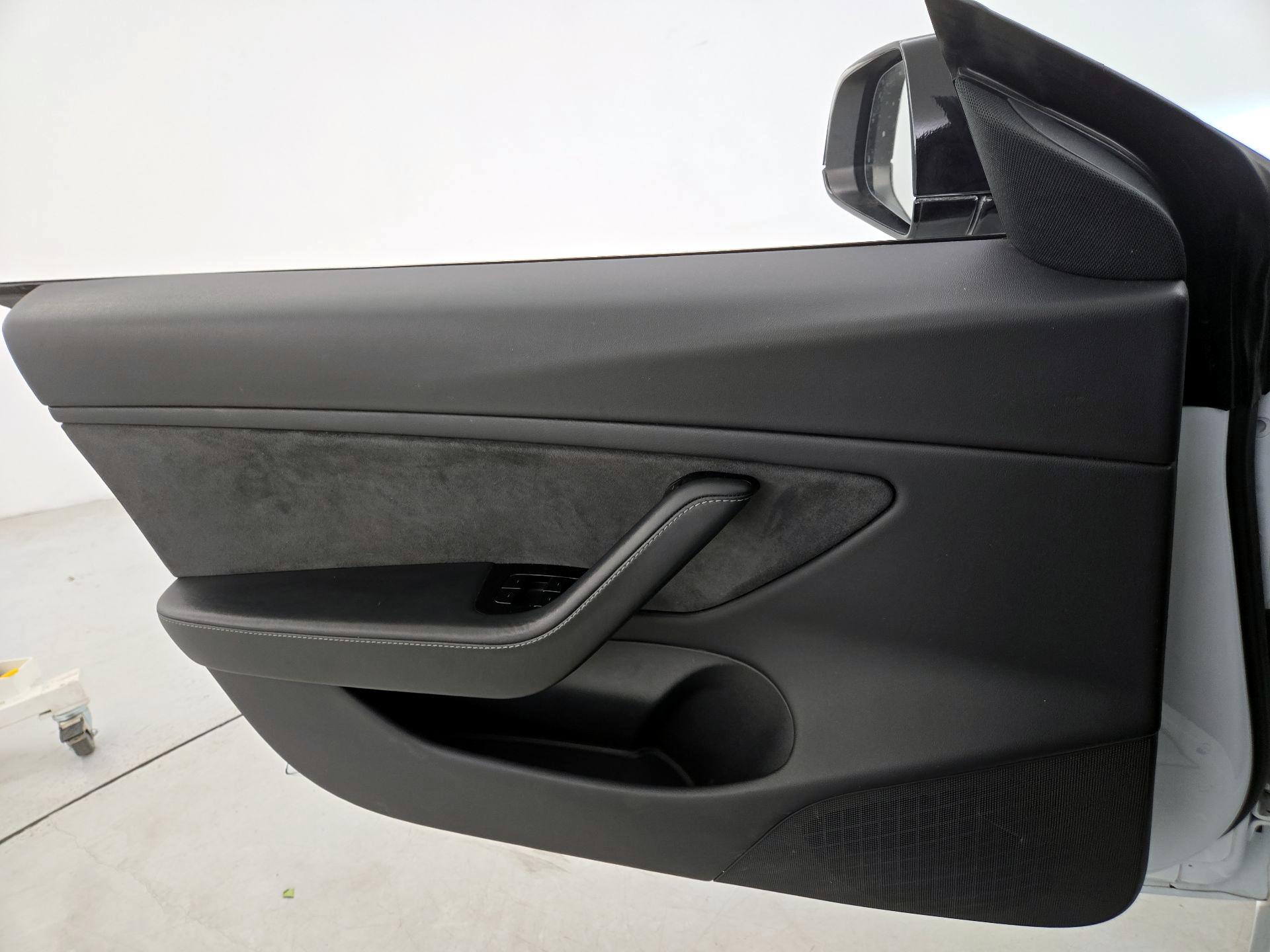 Thumbnail: 2020 Tesla Model 3 - 12