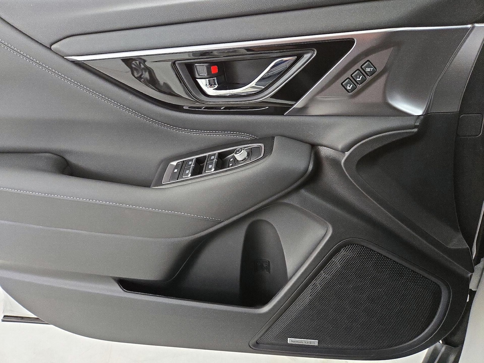 2025 Subaru Outback Limited - Photo 13