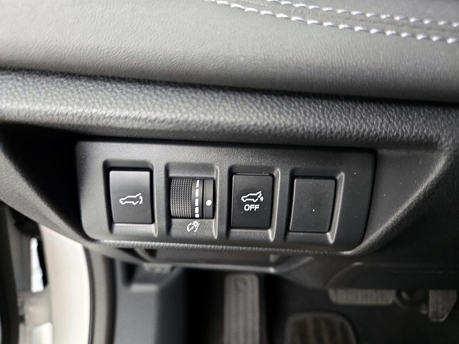 2025 Subaru Outback Limited - Photo 14