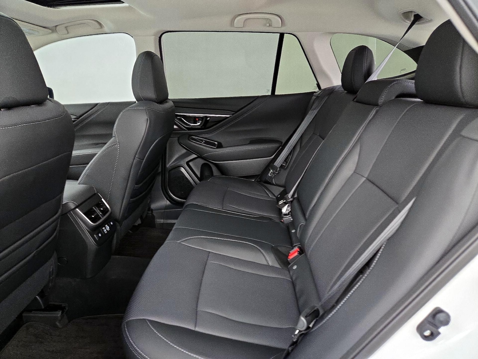 2025 Subaru Outback Limited - Photo 21