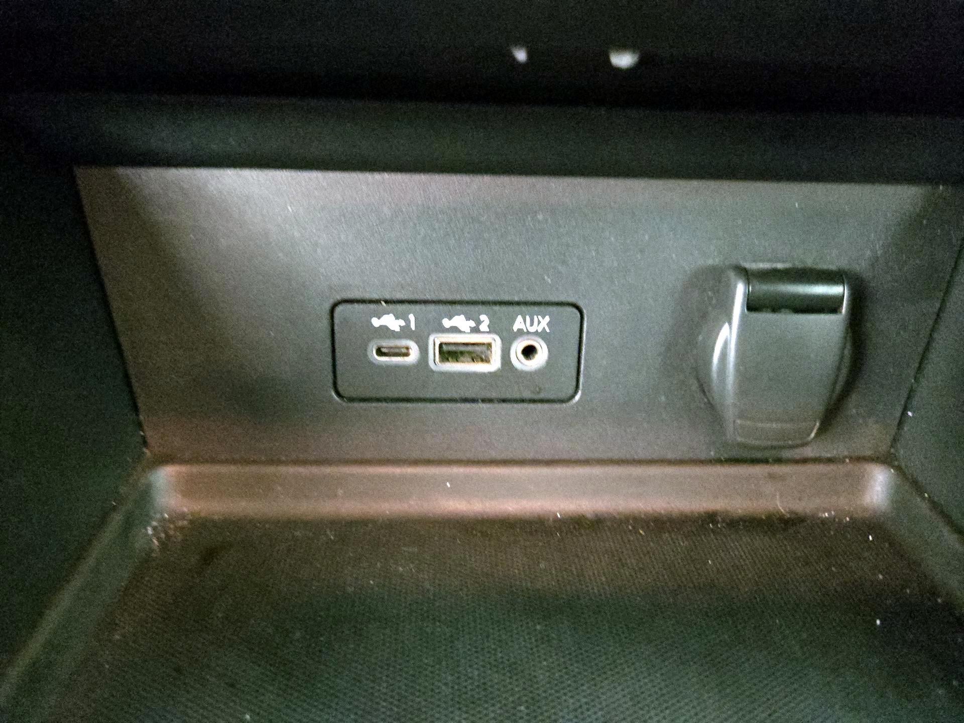 Thumbnail: 2021 Nissan Sentra - 18