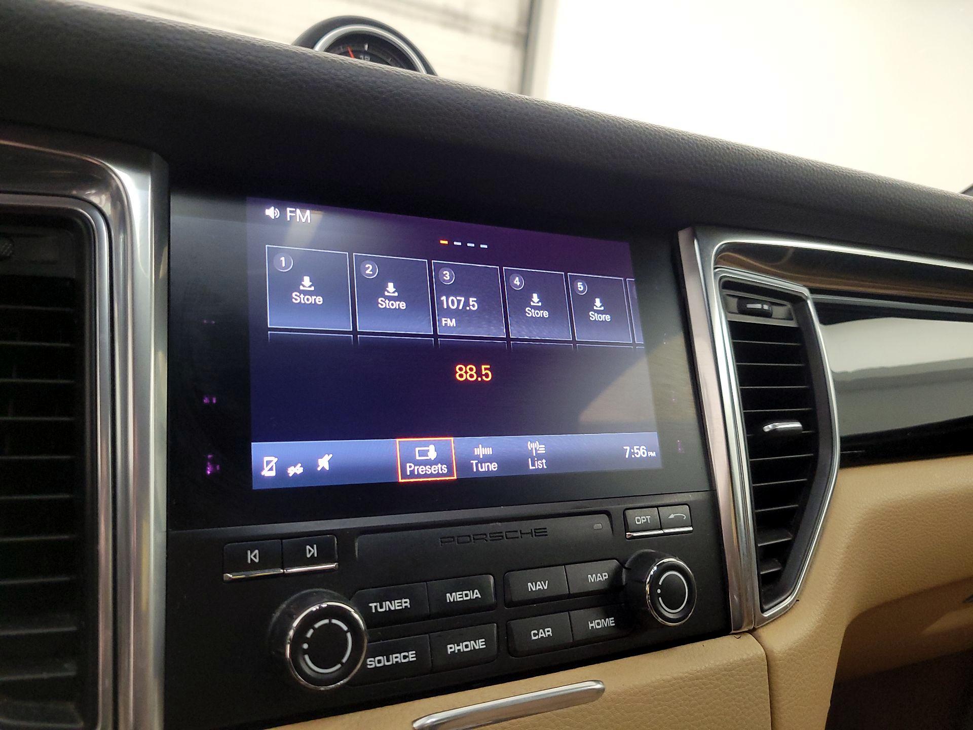 Thumbnail: 2018 Porsche Macan - 15