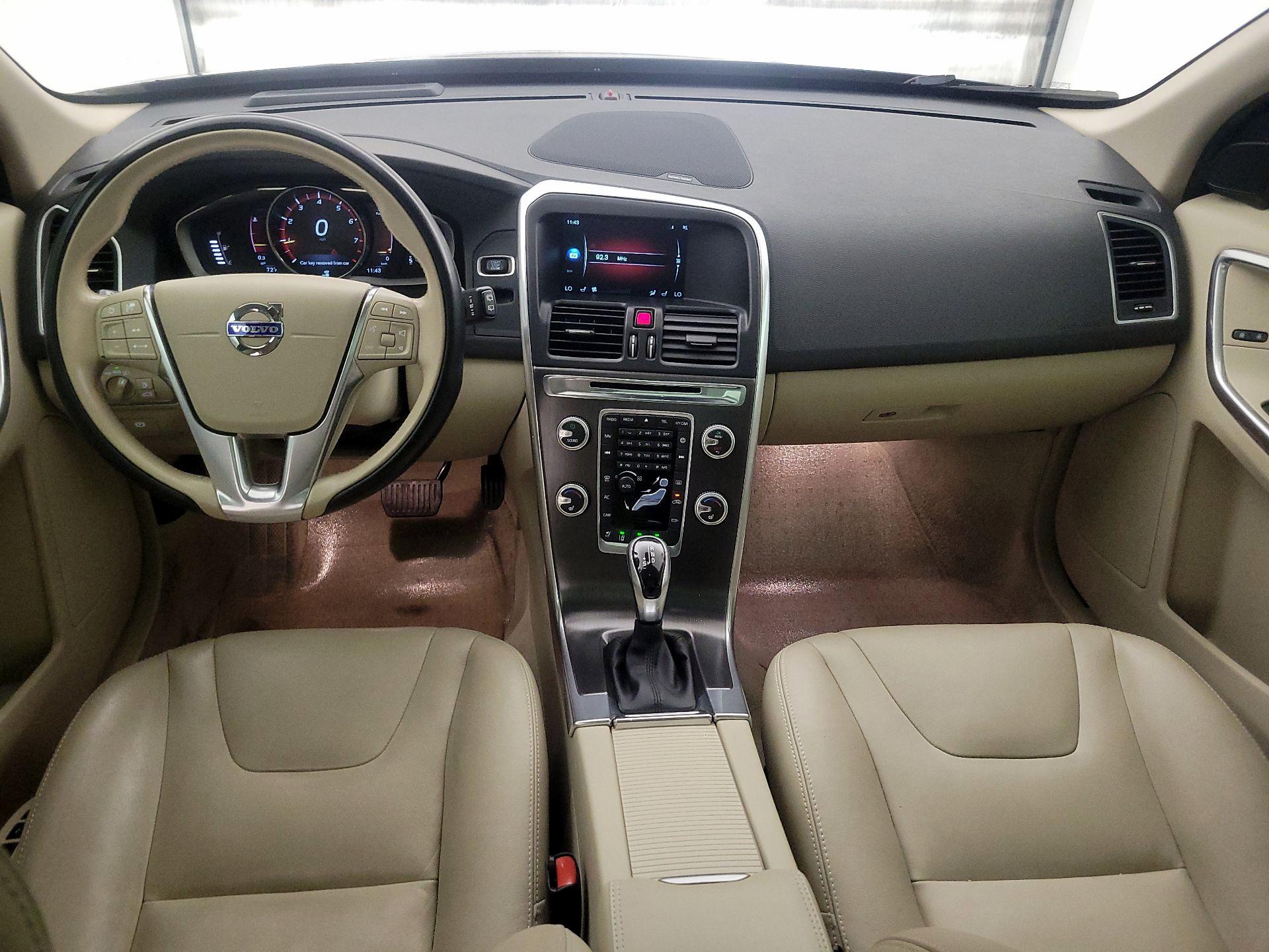 Thumbnail: 2016 Volvo XC60 - 9