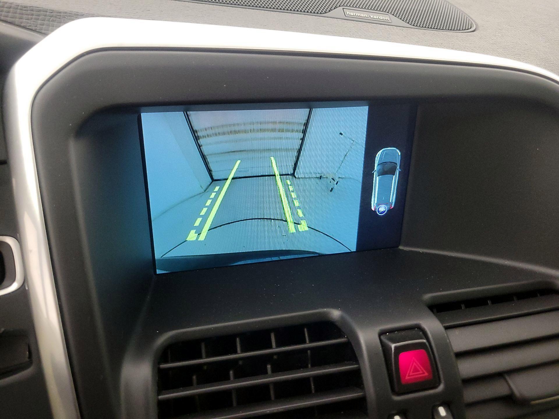 Thumbnail: 2016 Volvo XC60 - 14