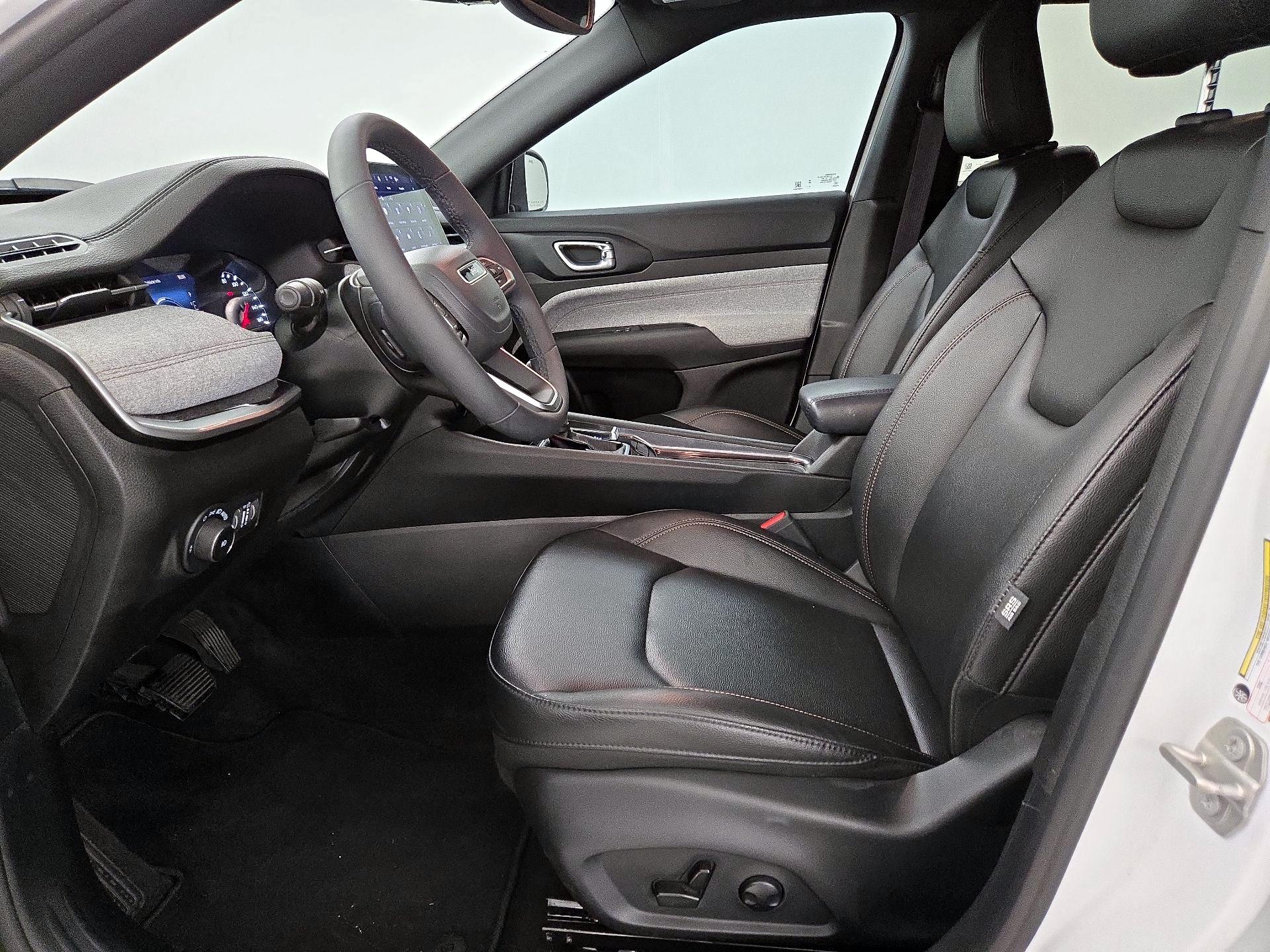 Thumbnail: 2024 Jeep Compass - 11