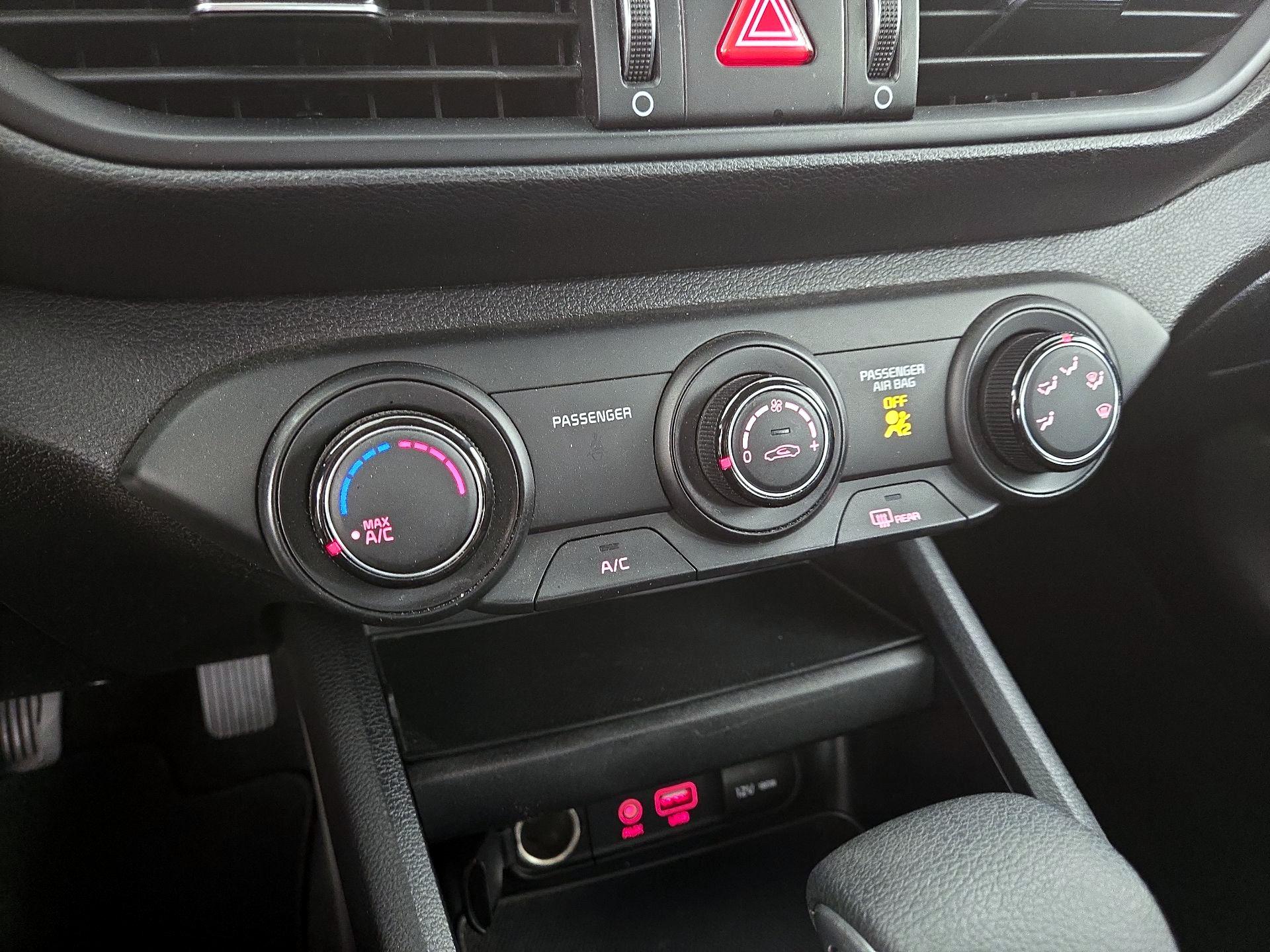 Thumbnail: 2020 Kia Forte - 16