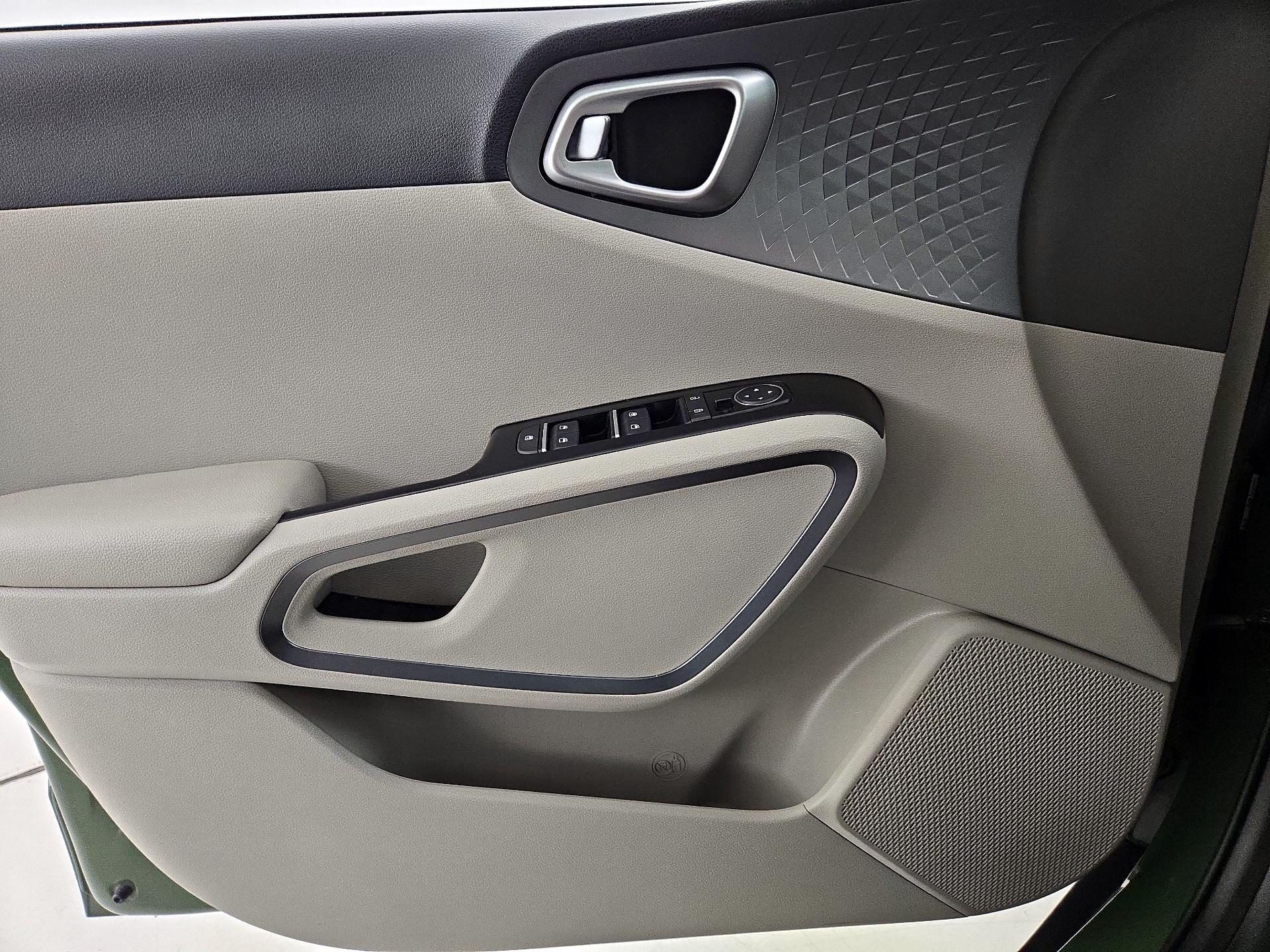 Thumbnail: 2020 Kia Soul - 12