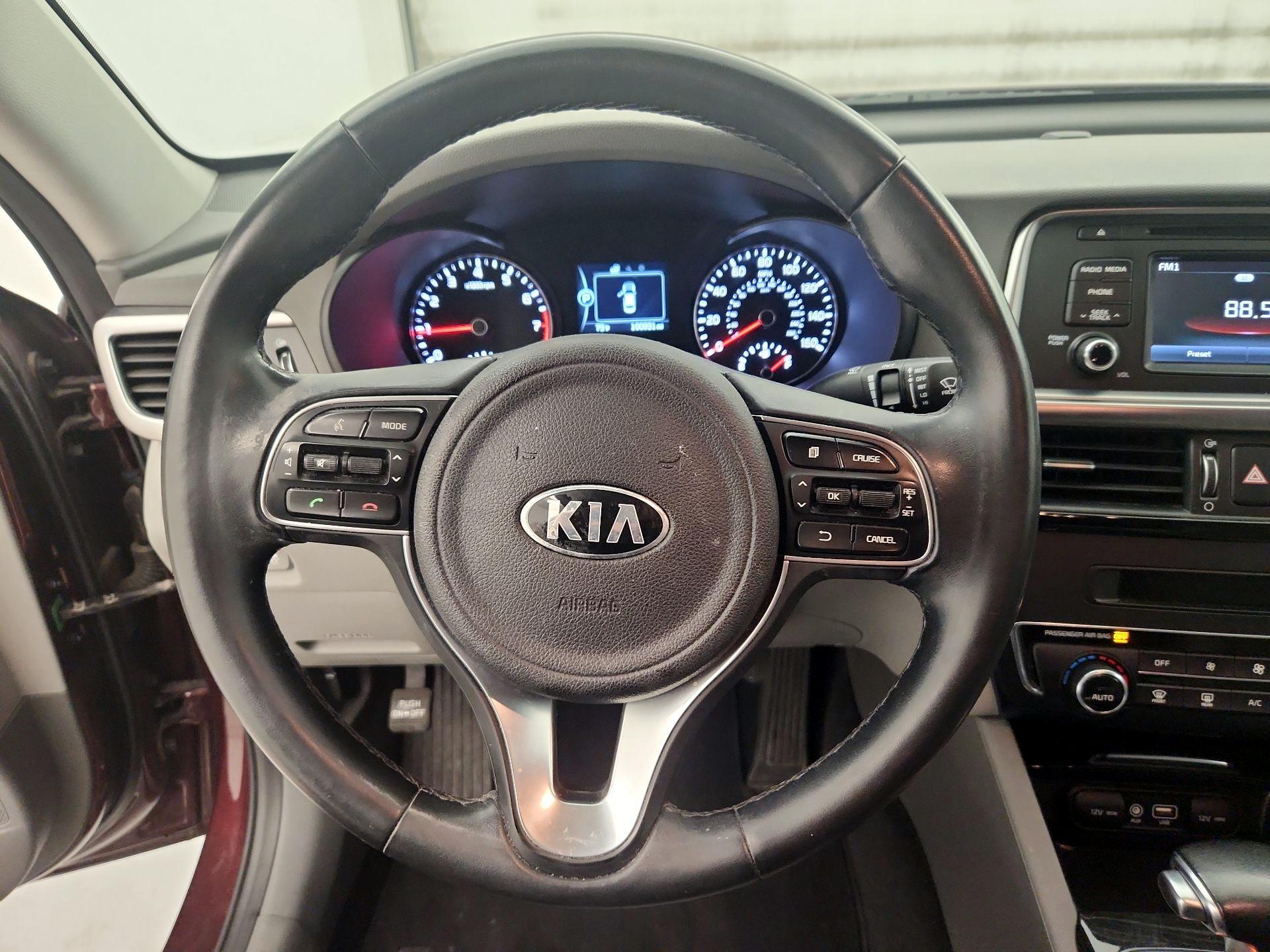 Thumbnail: 2016 Kia Optima - 10