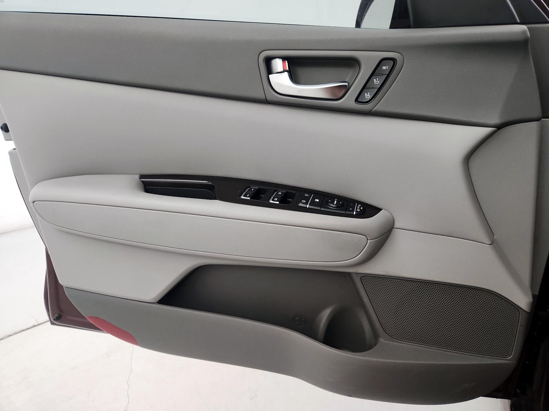 Thumbnail: 2016 Kia Optima - 12