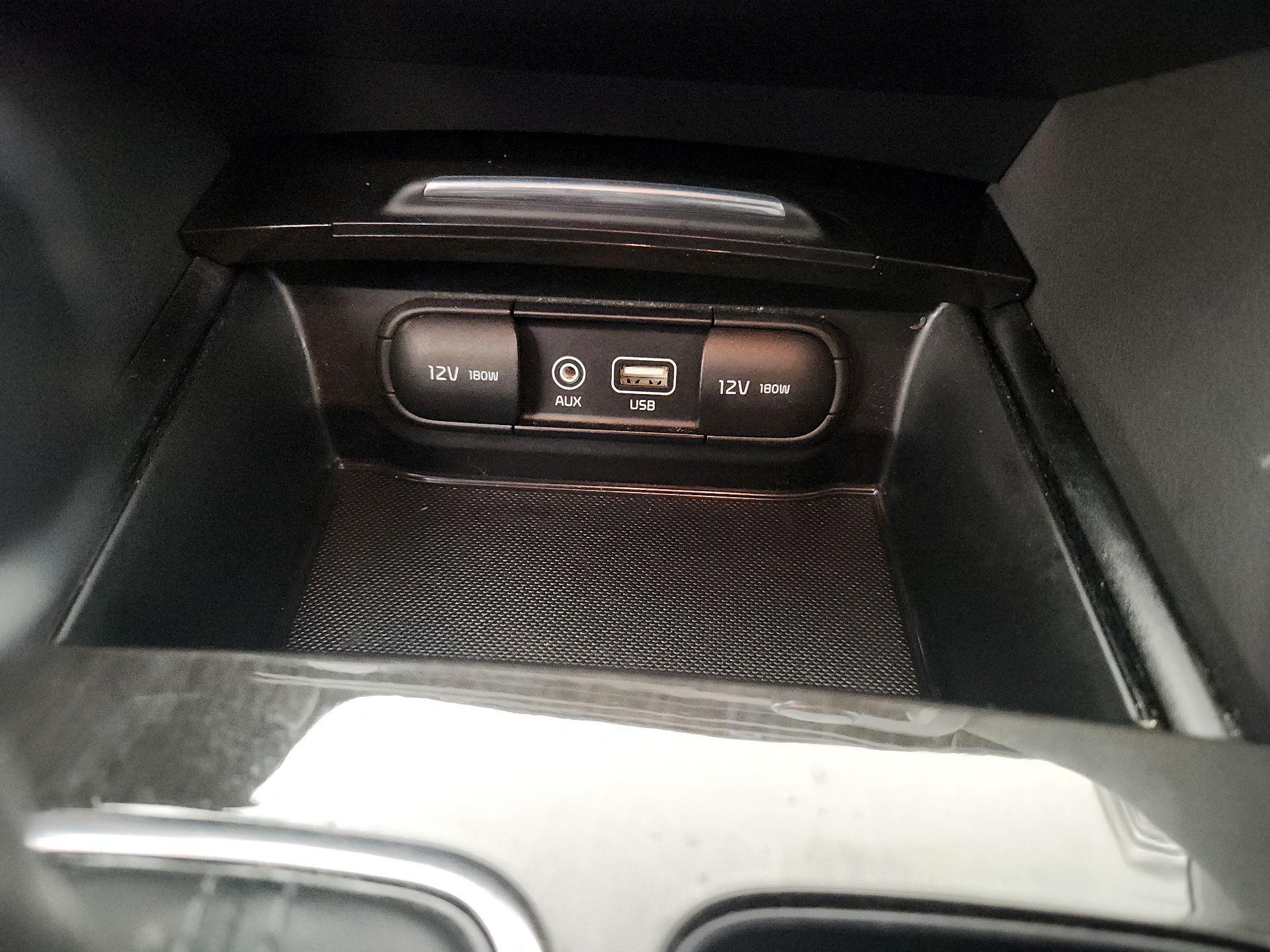 Thumbnail: 2016 Kia Optima - 18