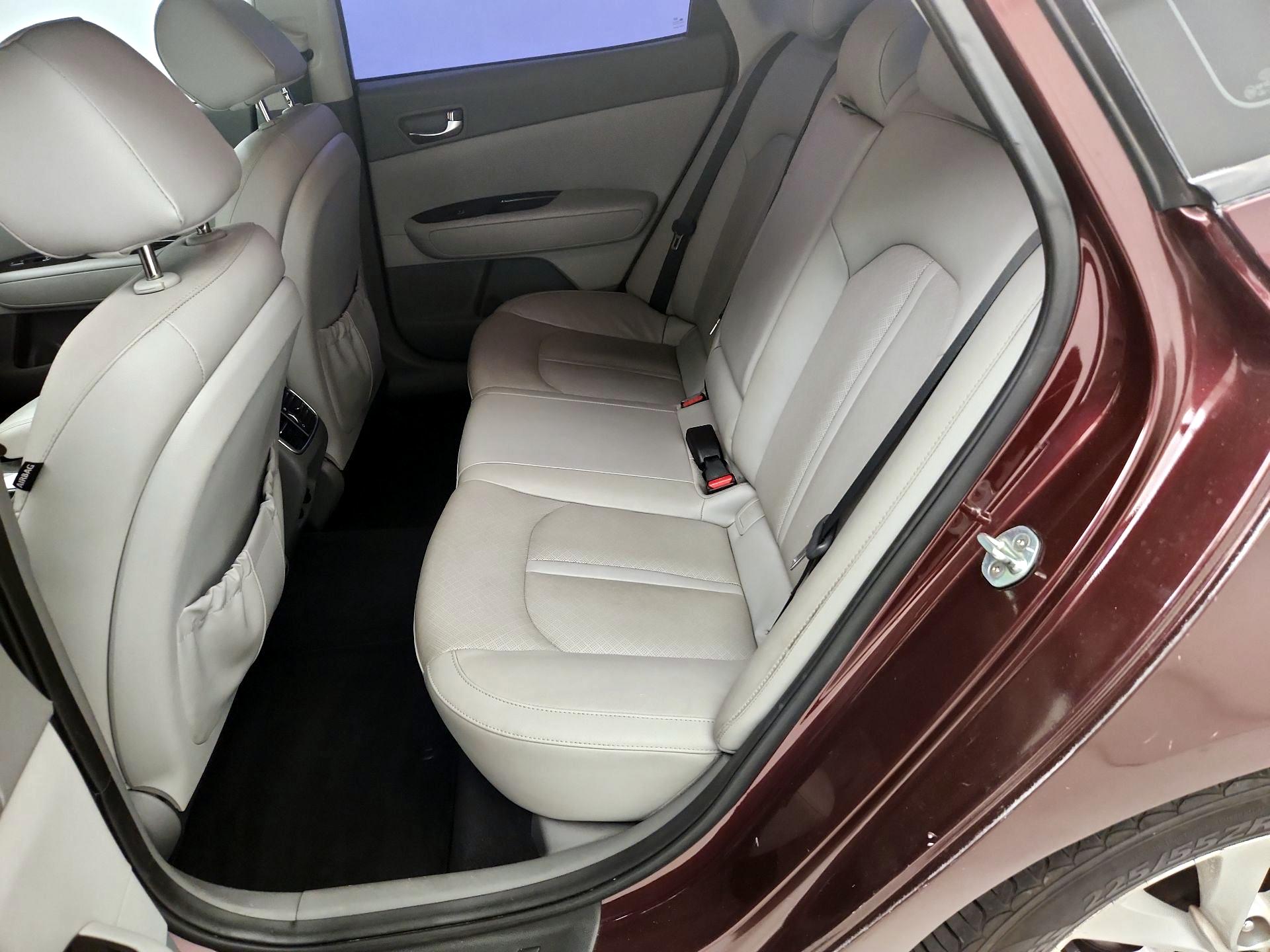 Thumbnail: 2016 Kia Optima - 19