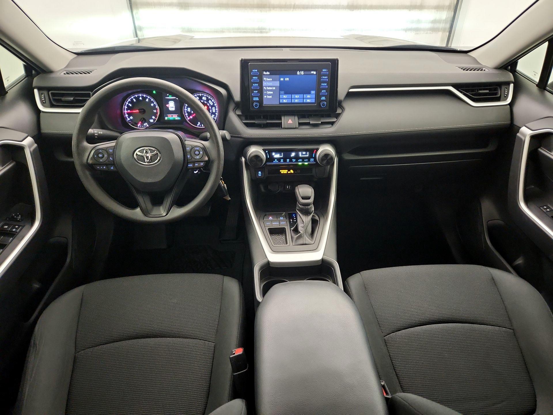 Thumbnail: 2019 Toyota RAV4 - 9