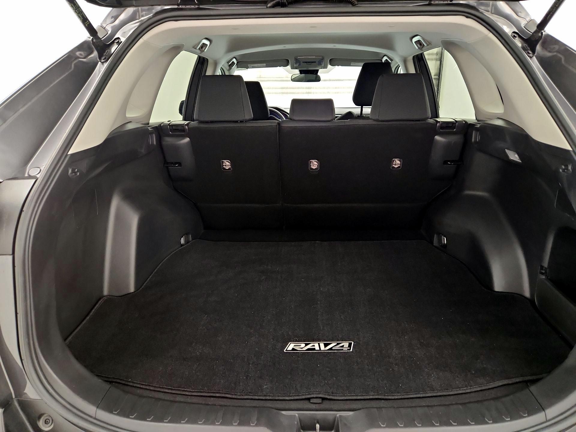 Thumbnail: 2019 Toyota RAV4 - 20