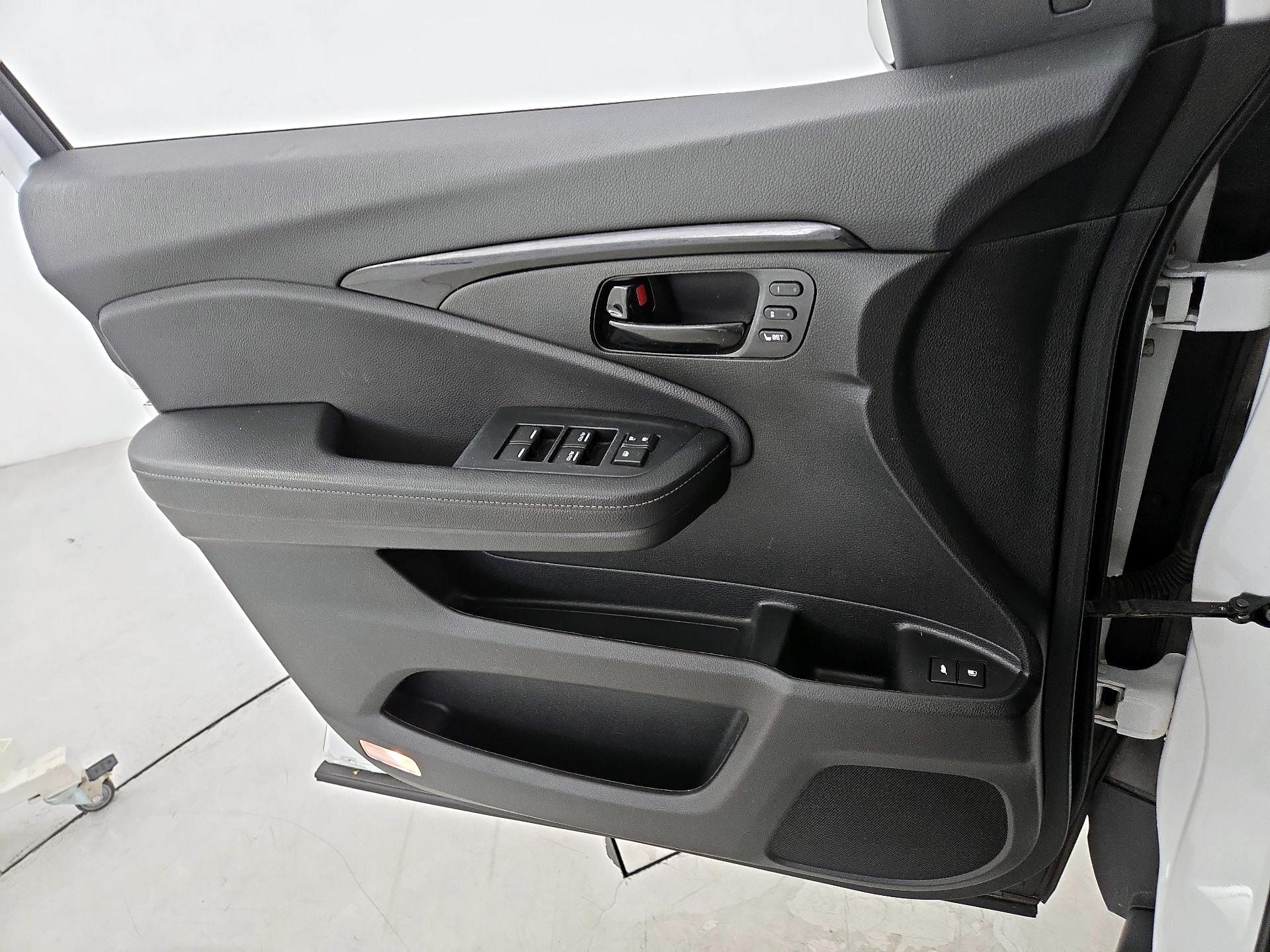 Thumbnail: 2022 Honda Passport - 12