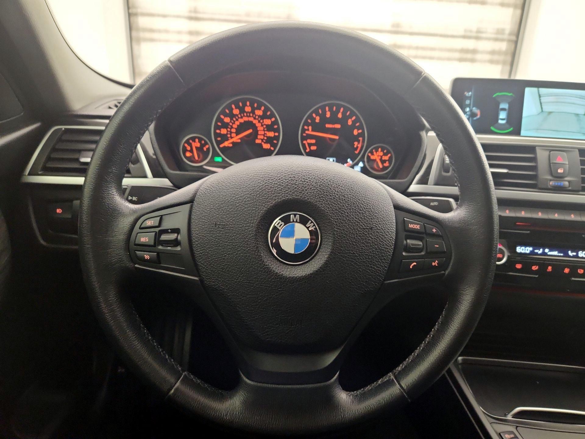 Thumbnail: 2017 BMW 3 Series - 10