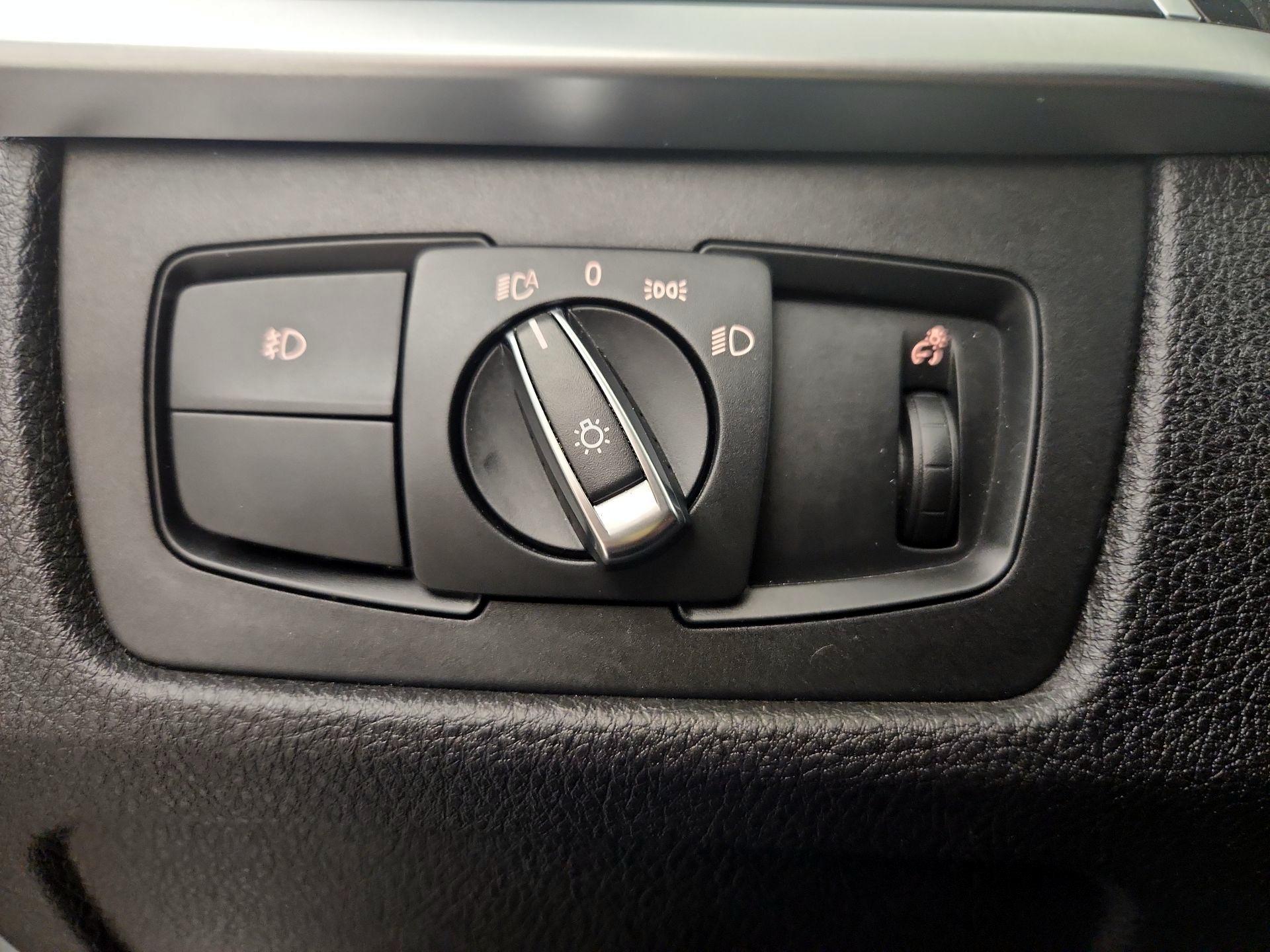 Thumbnail: 2017 BMW 3 Series - 13