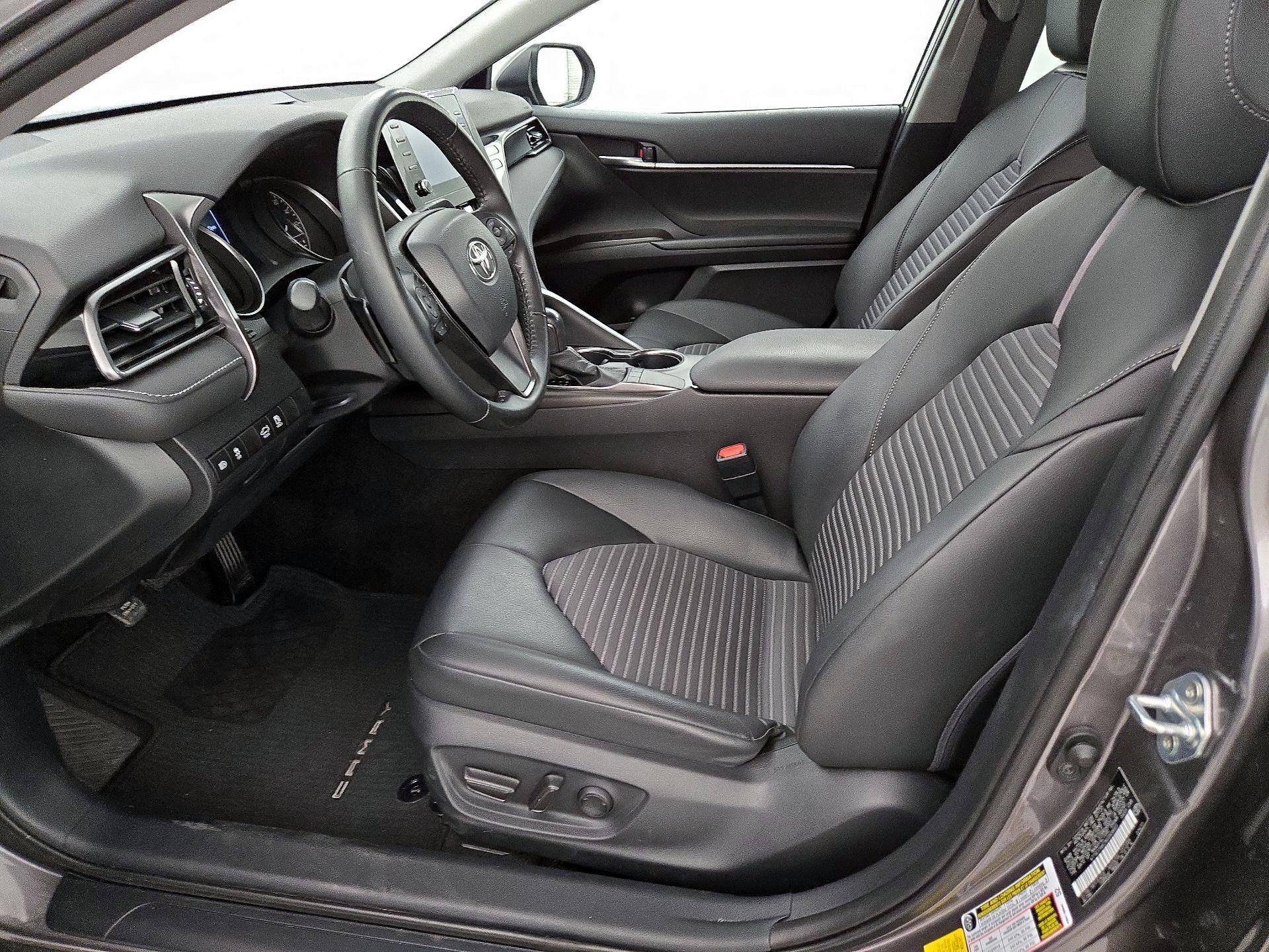 Thumbnail: 2022 Toyota Camry - 11