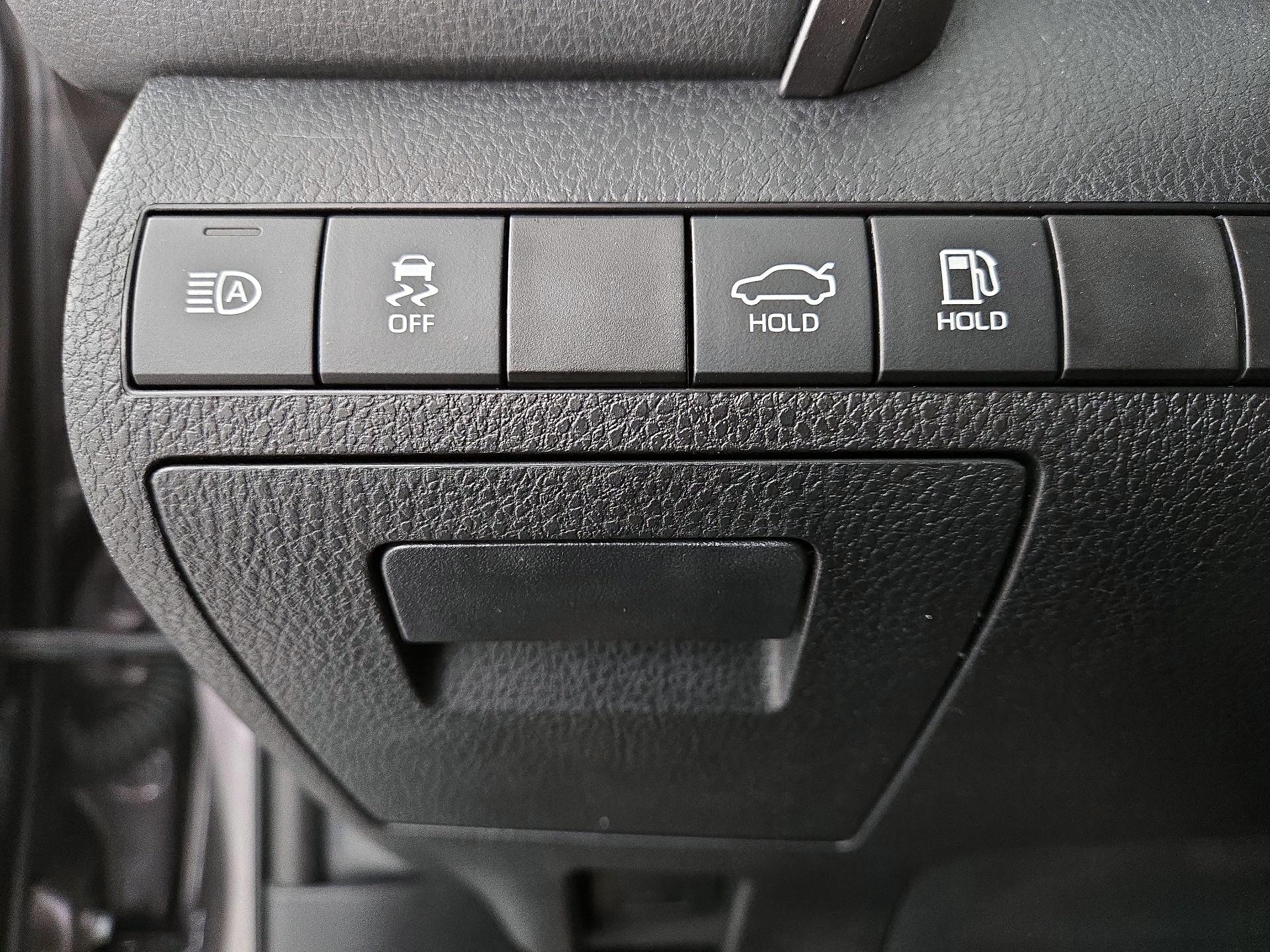 Thumbnail: 2022 Toyota Camry - 13