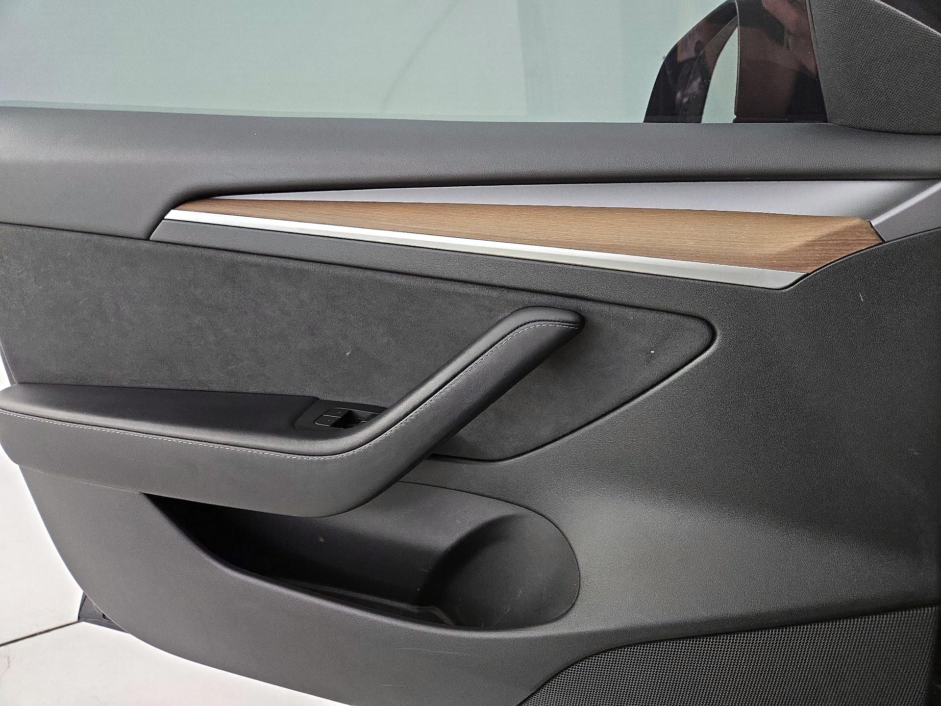 Thumbnail: 2023 Tesla Model 3 - 12