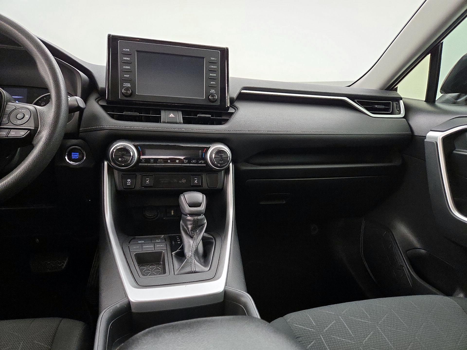 Thumbnail: 2019 Toyota RAV4 - 9