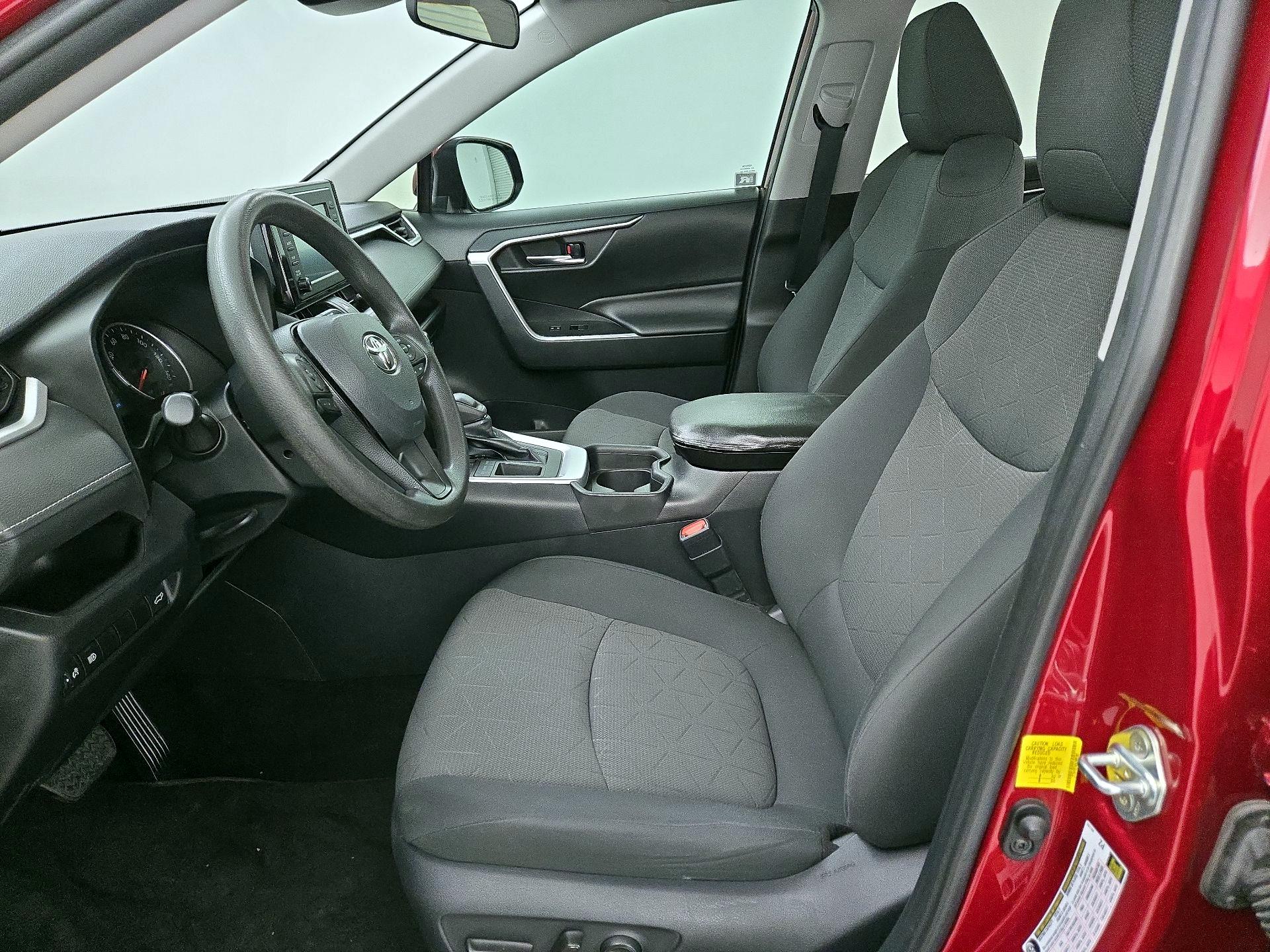 Thumbnail: 2019 Toyota RAV4 - 11