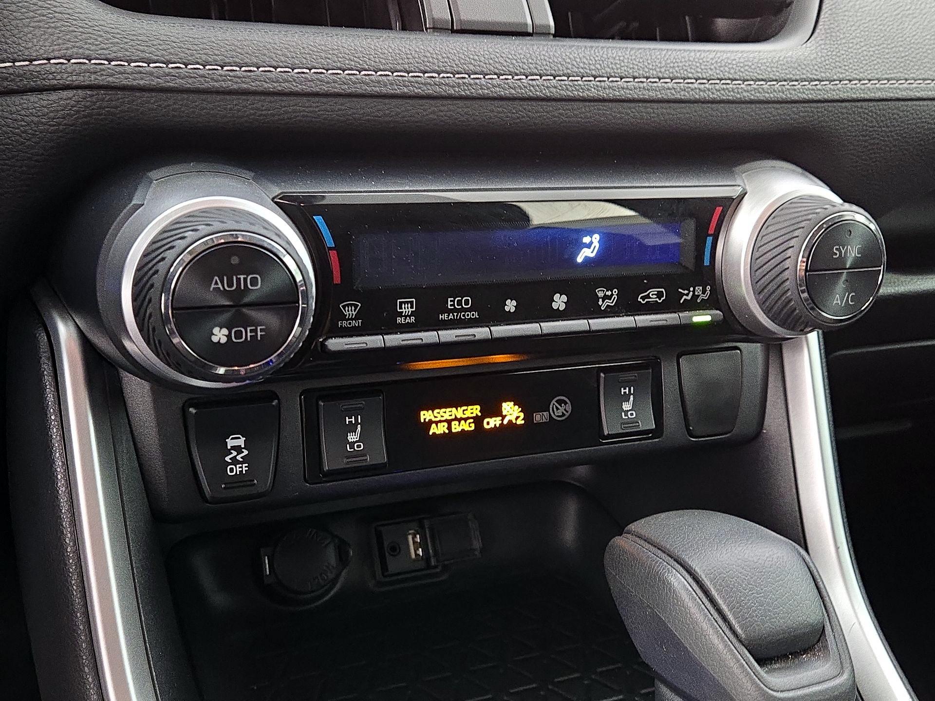 Thumbnail: 2019 Toyota RAV4 - 16