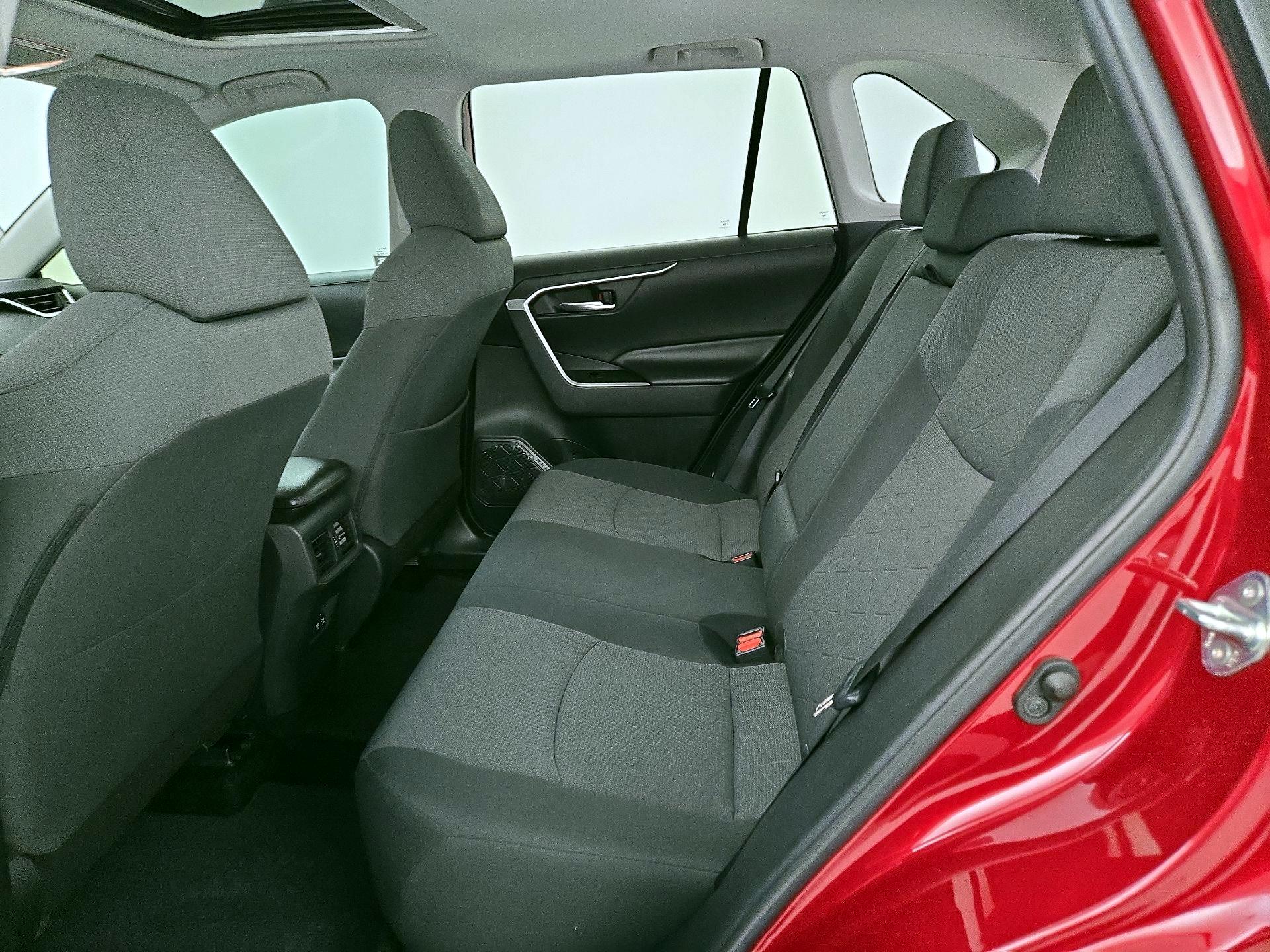 Thumbnail: 2019 Toyota RAV4 - 20