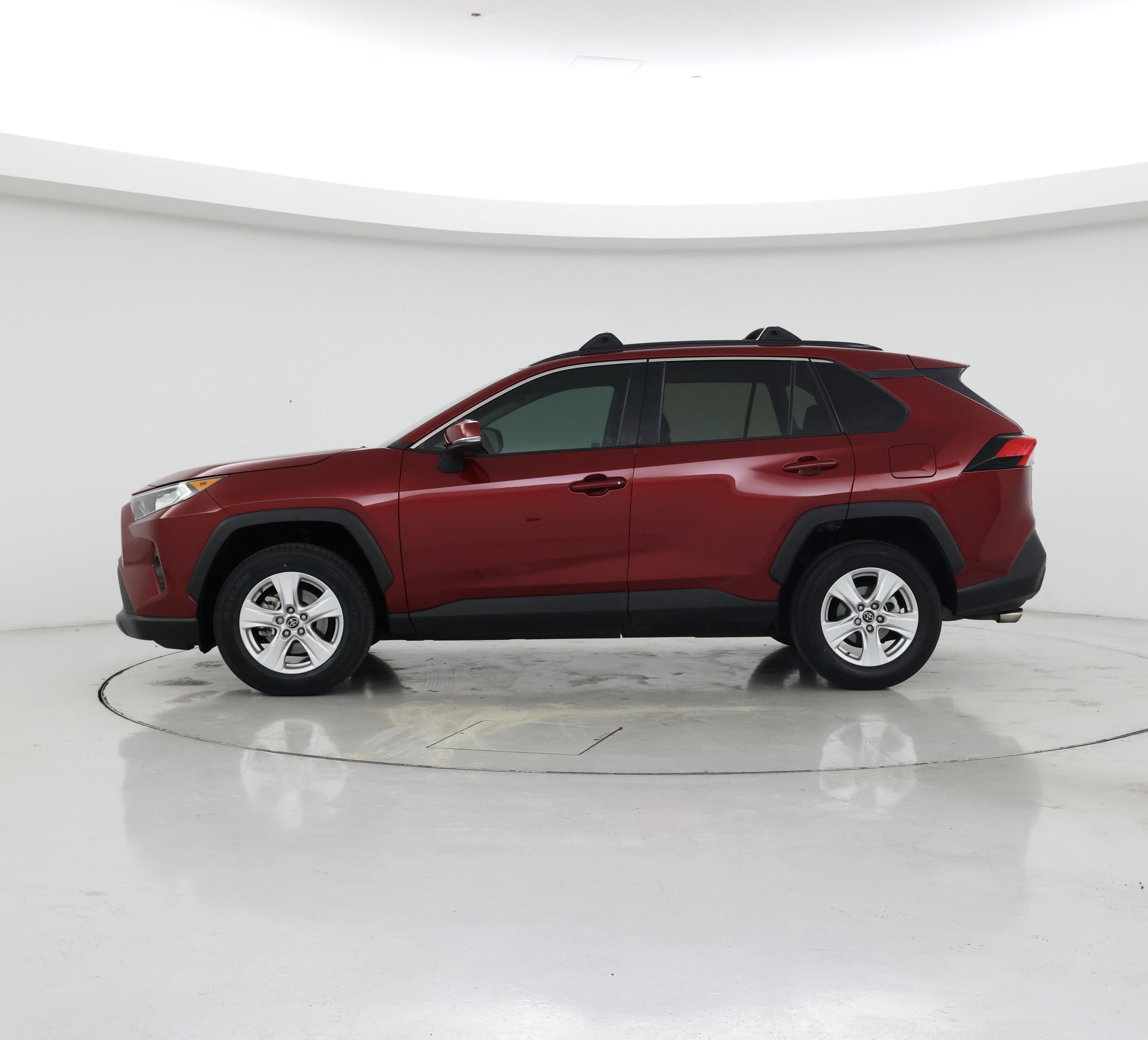 Thumbnail: 2019 Toyota RAV4 - 3