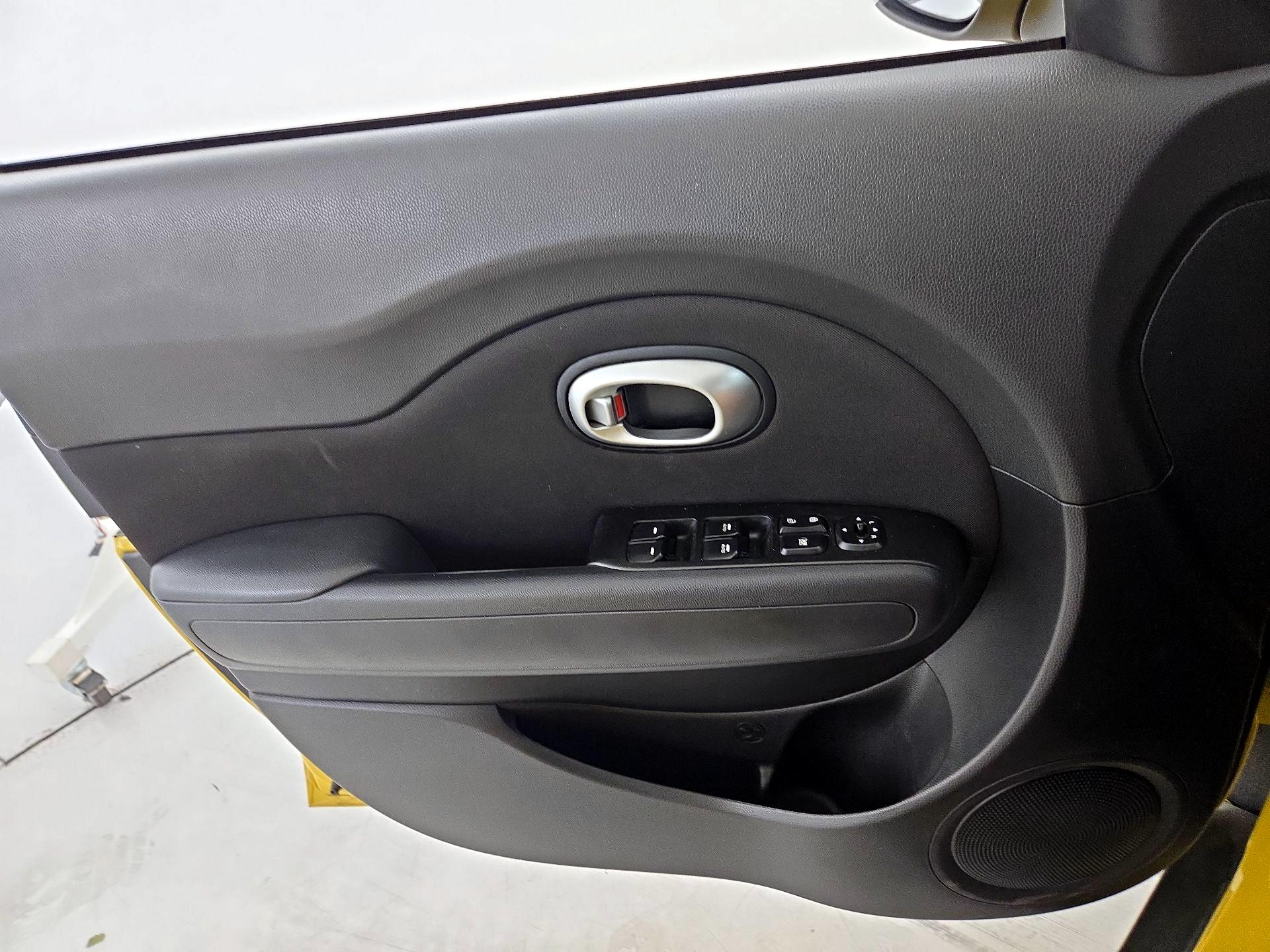 Thumbnail: 2015 Kia Soul - 12