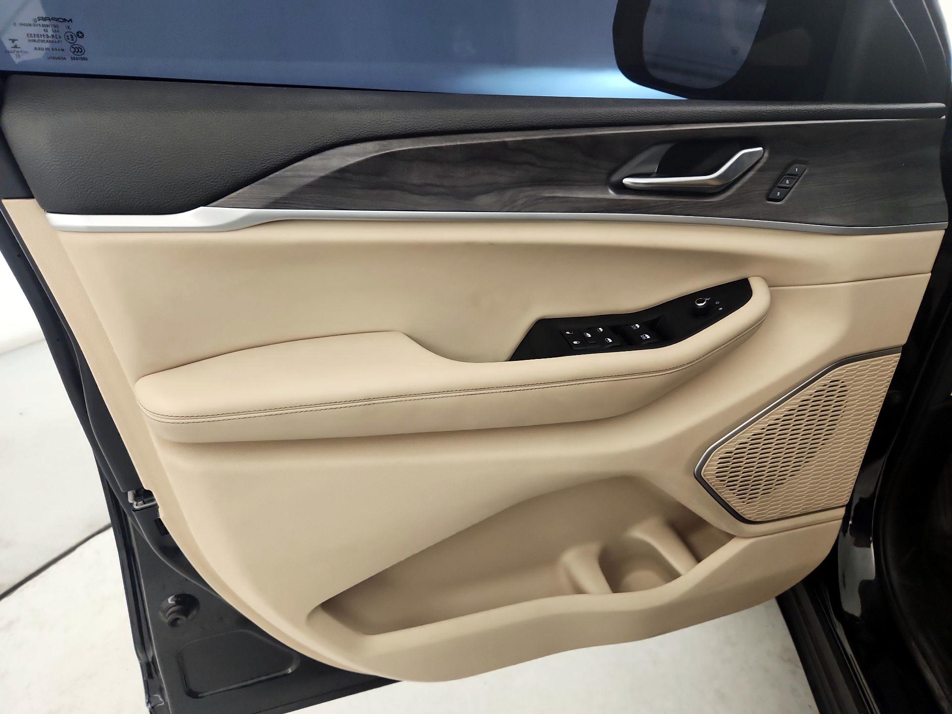 Thumbnail: 2022 Jeep Grand Cherokee - 12