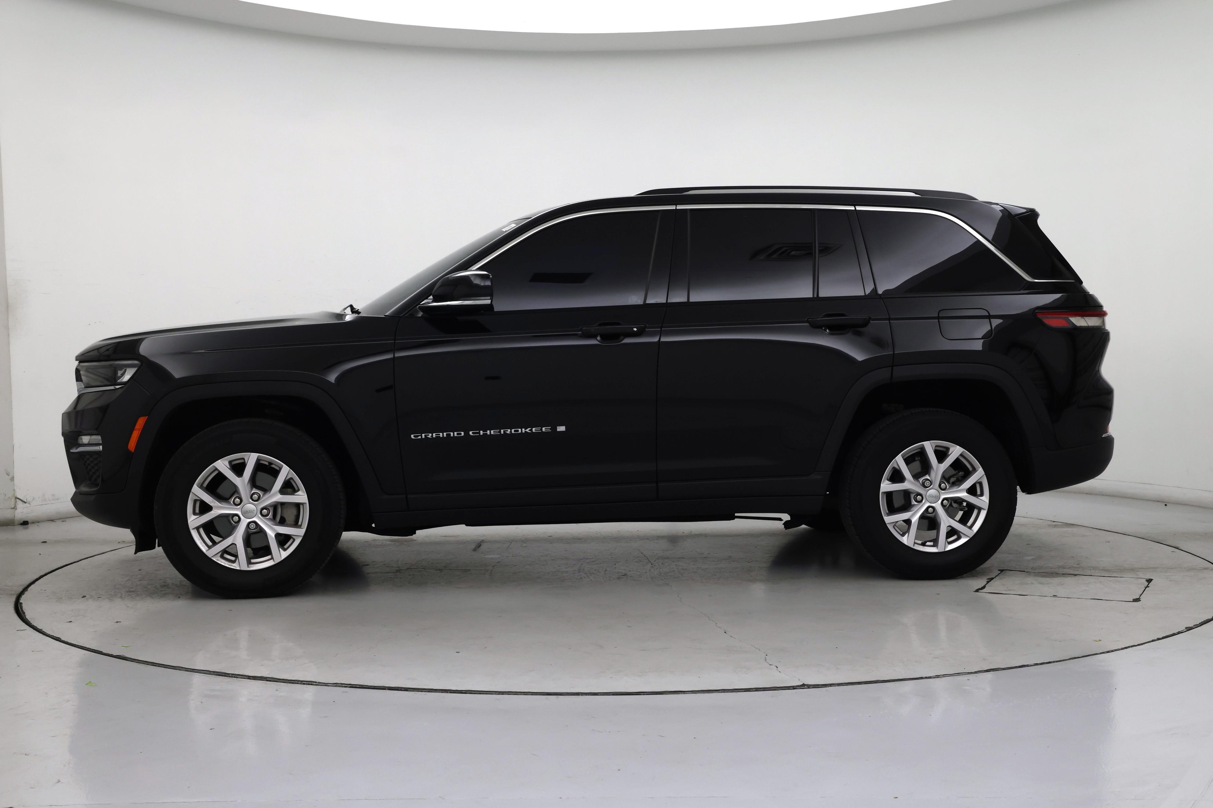Thumbnail: 2022 Jeep Grand Cherokee - 3