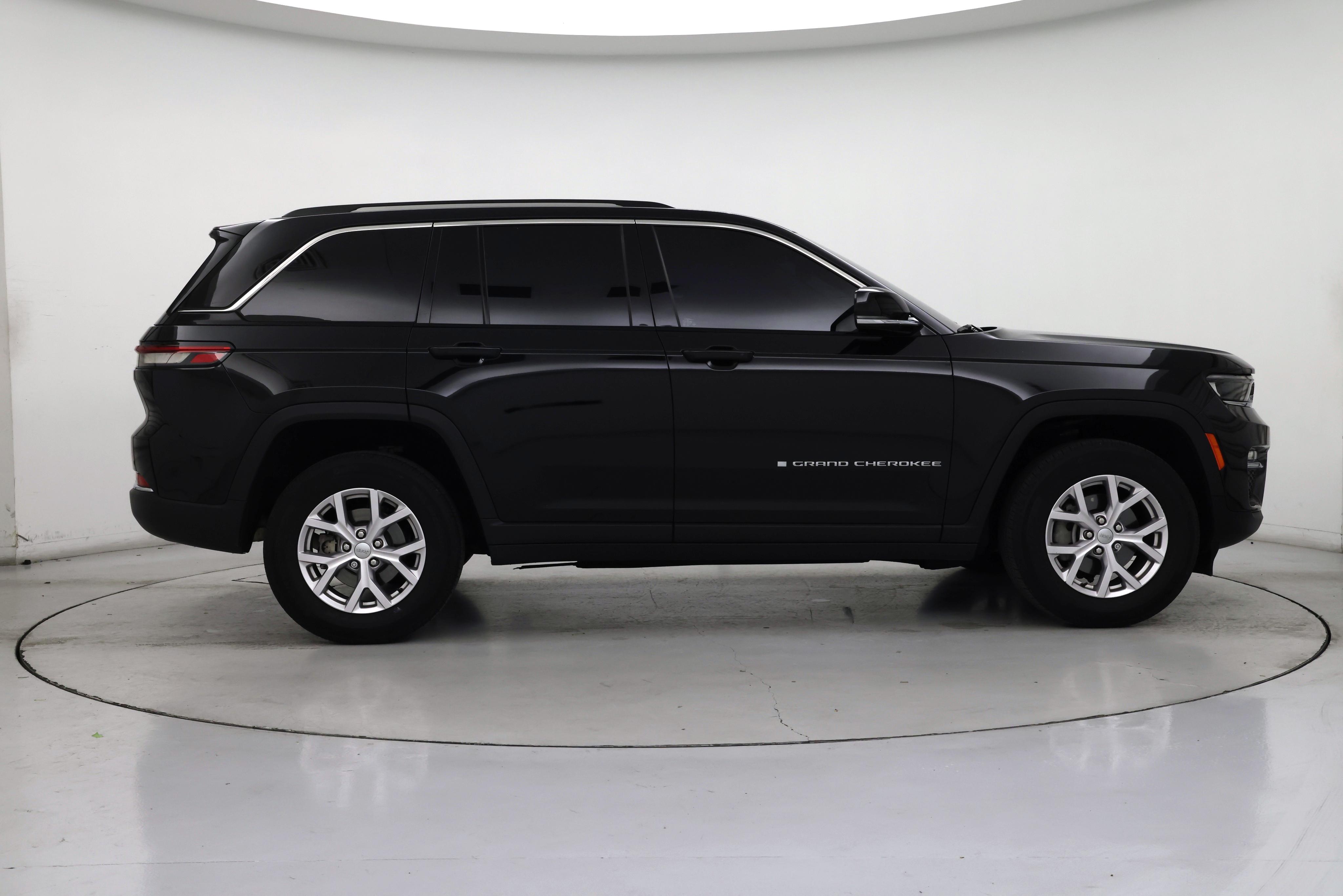 Thumbnail: 2022 Jeep Grand Cherokee - 7