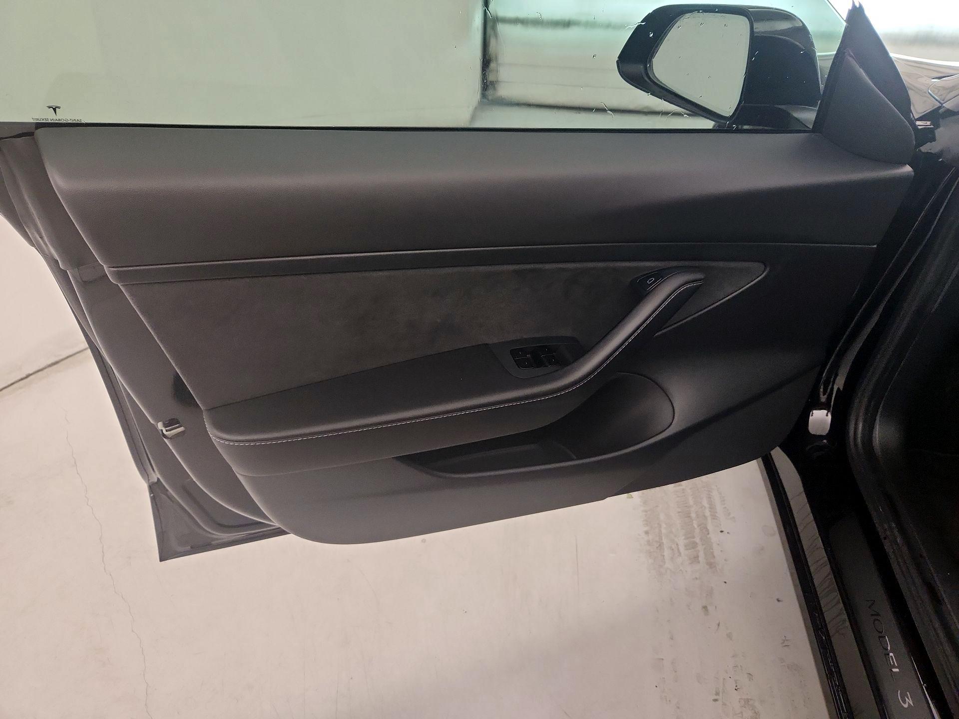 Thumbnail: 2021 Tesla Model 3 - 12