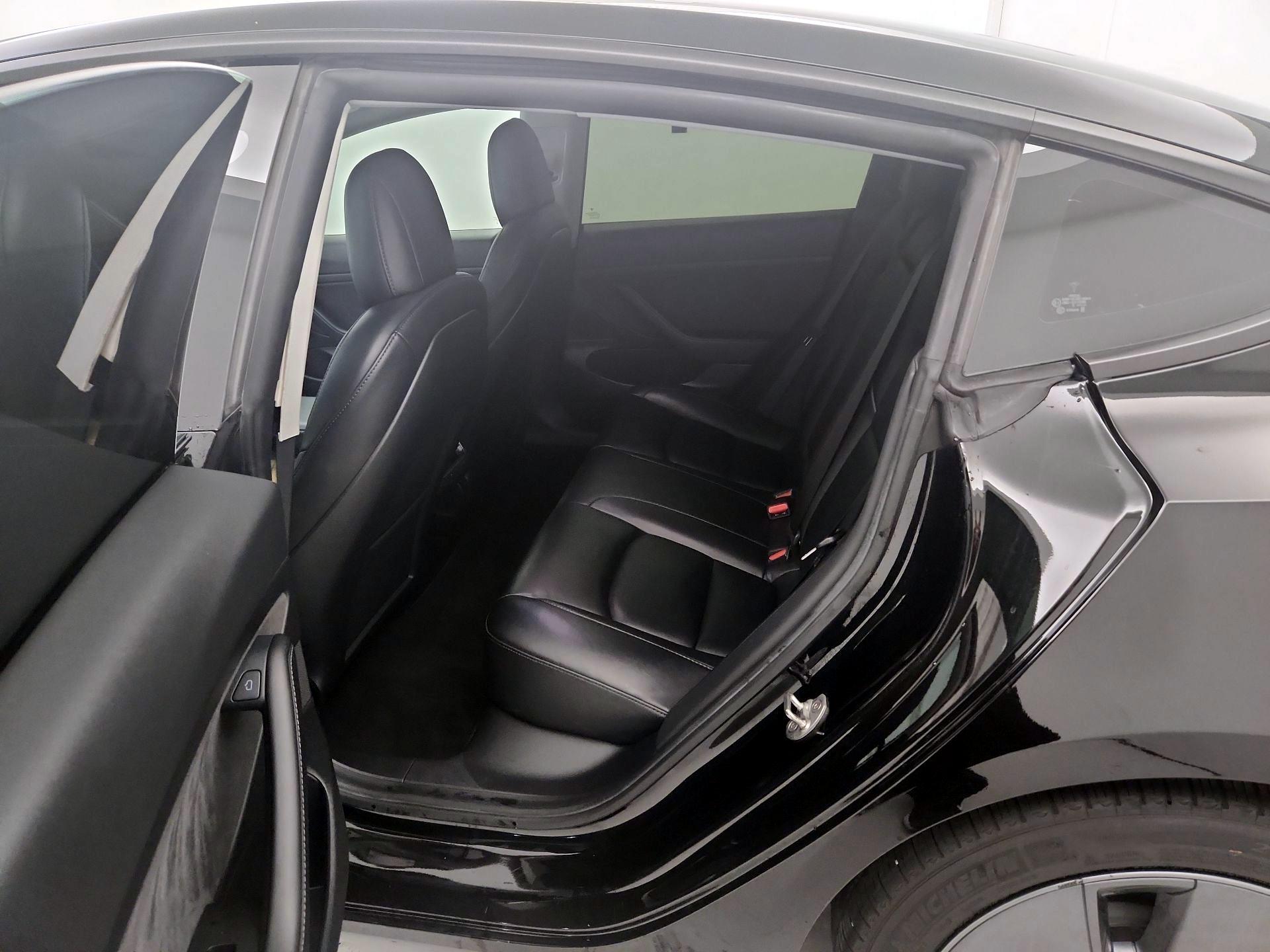 Thumbnail: 2021 Tesla Model 3 - 19