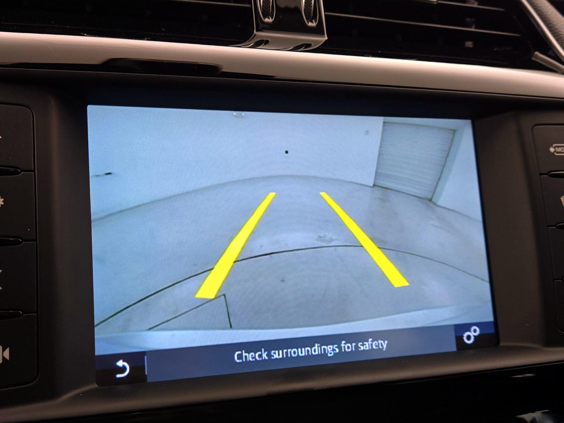 Thumbnail: 2017 Jaguar XE - 15