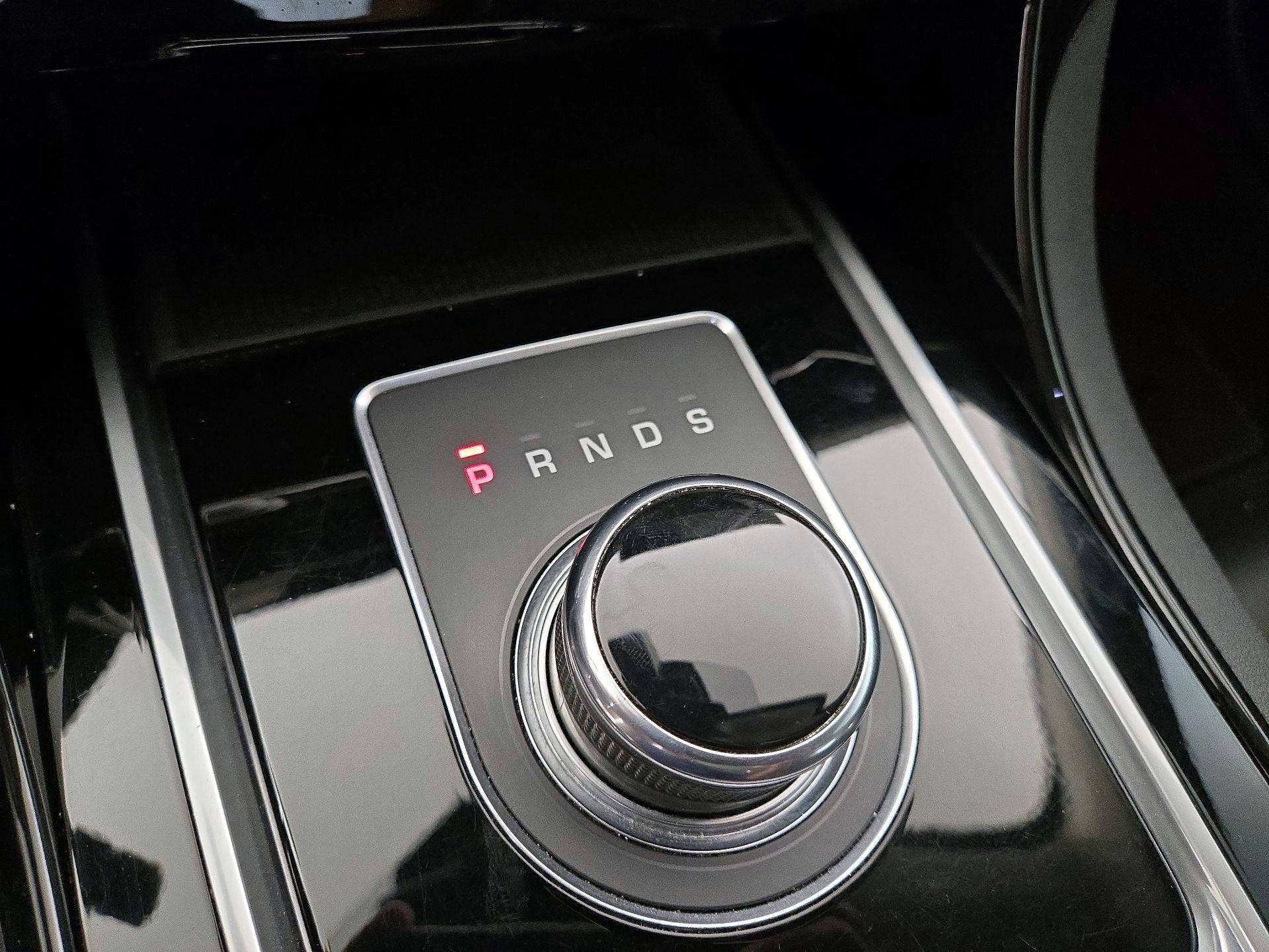 Thumbnail: 2017 Jaguar XE - 18