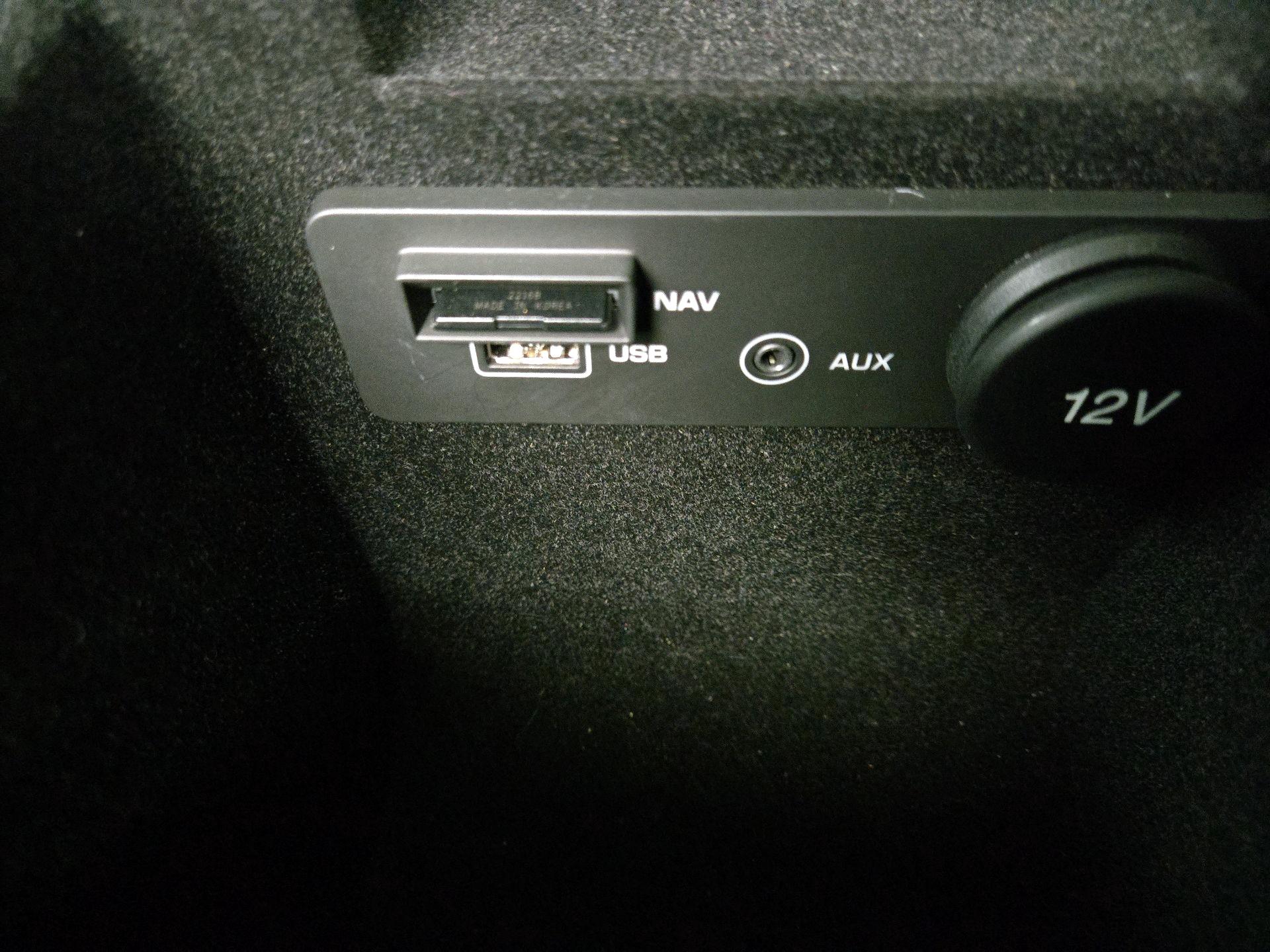 Thumbnail: 2017 Jaguar XE - 19