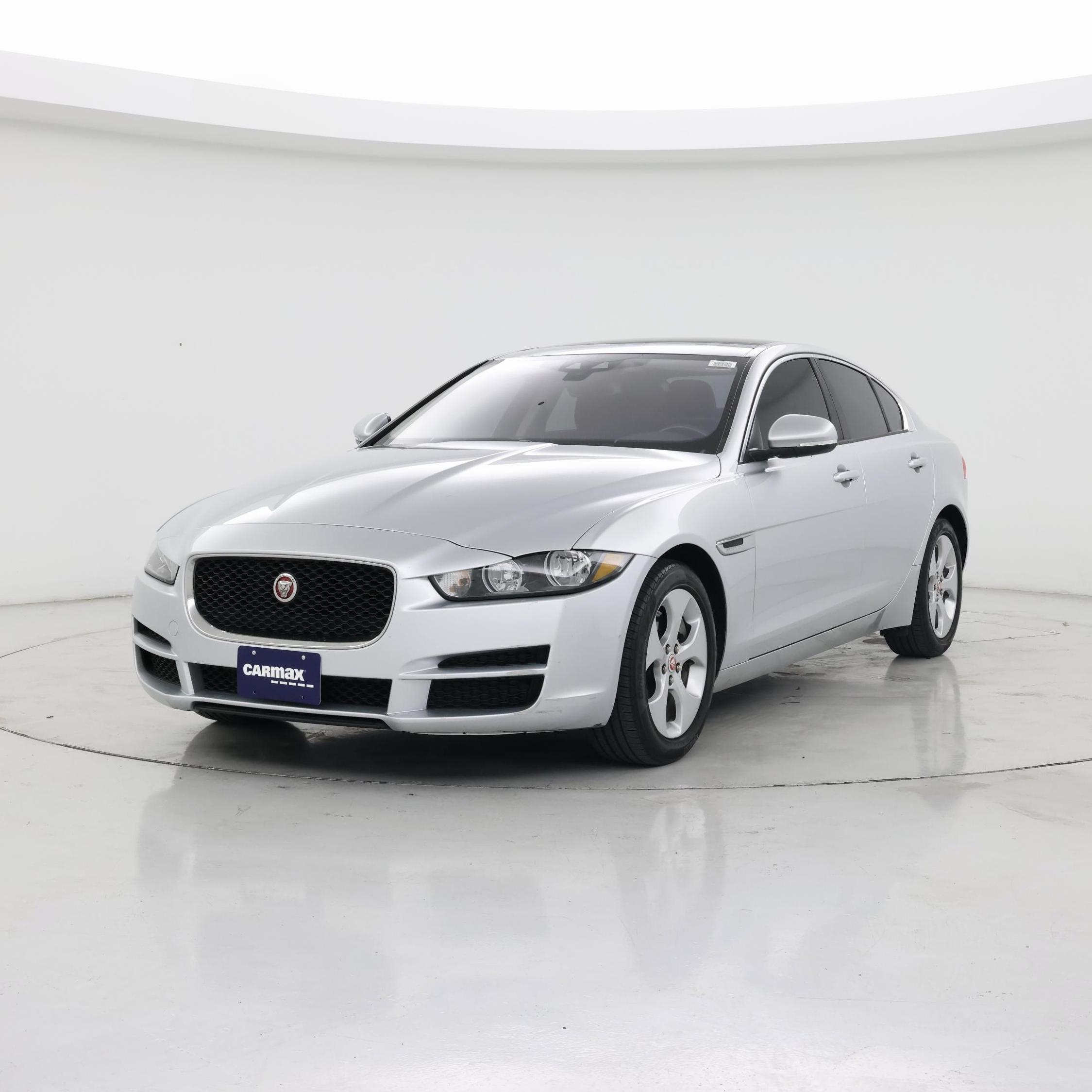 Thumbnail: 2017 Jaguar XE - 4