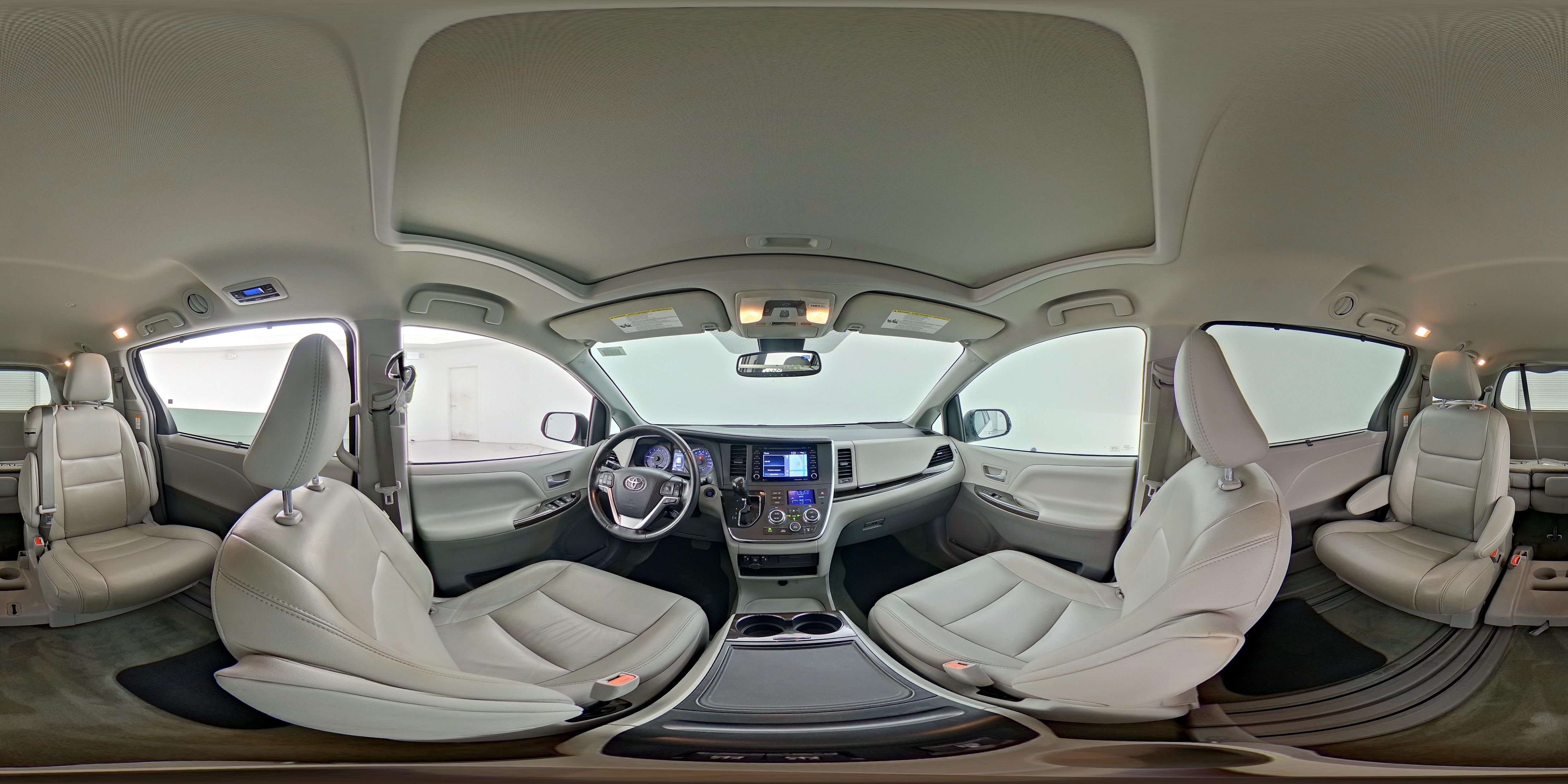 2018 Toyota Sienna XLE - Photo 27