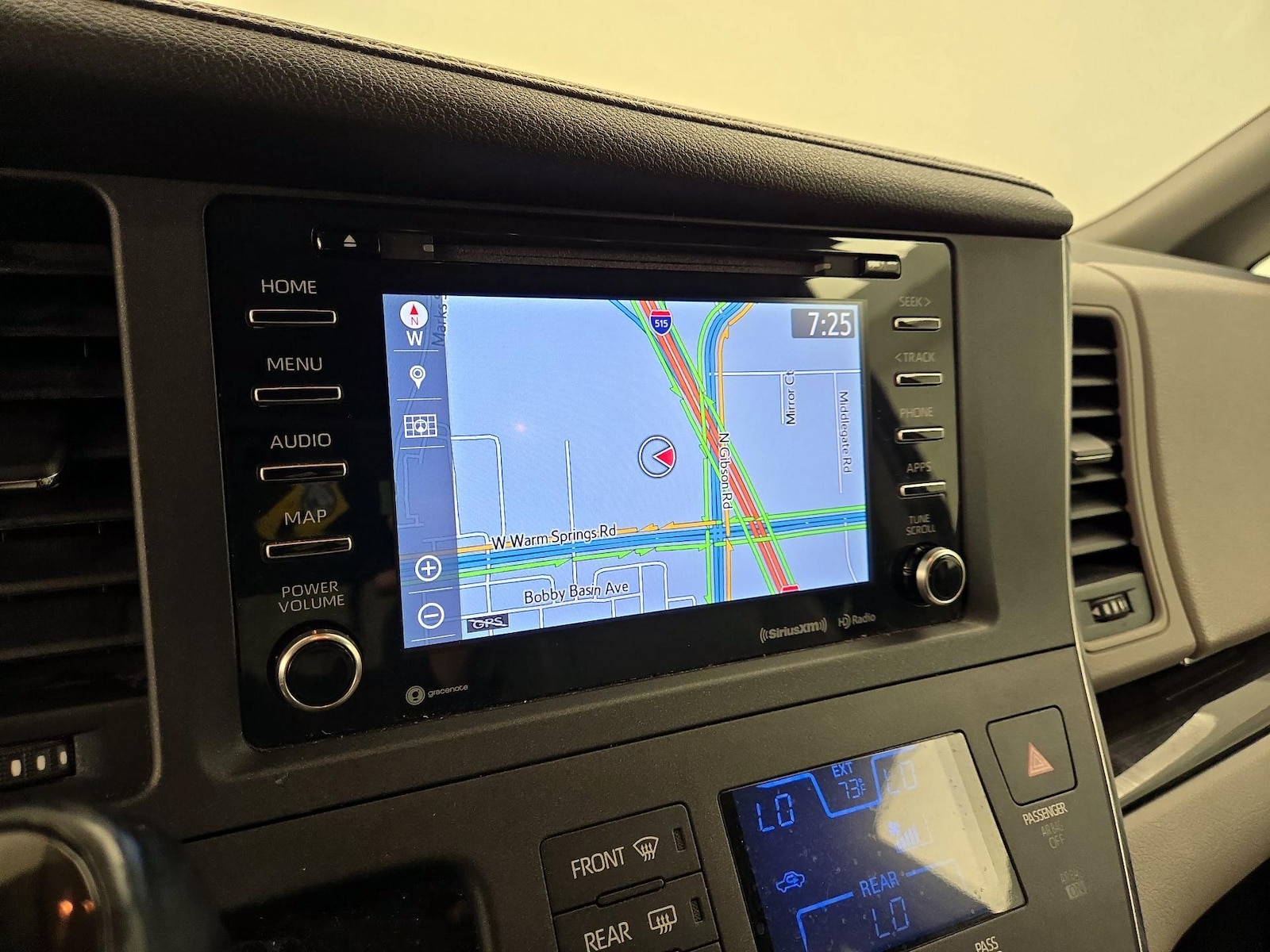 2018 Toyota Sienna XLE - Photo 15